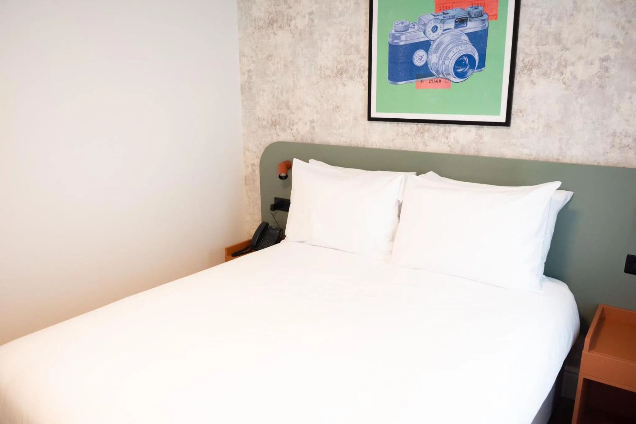 Photo of the whole room, Bed in Garner Hotel Reading City Centre, an IHG Hotel