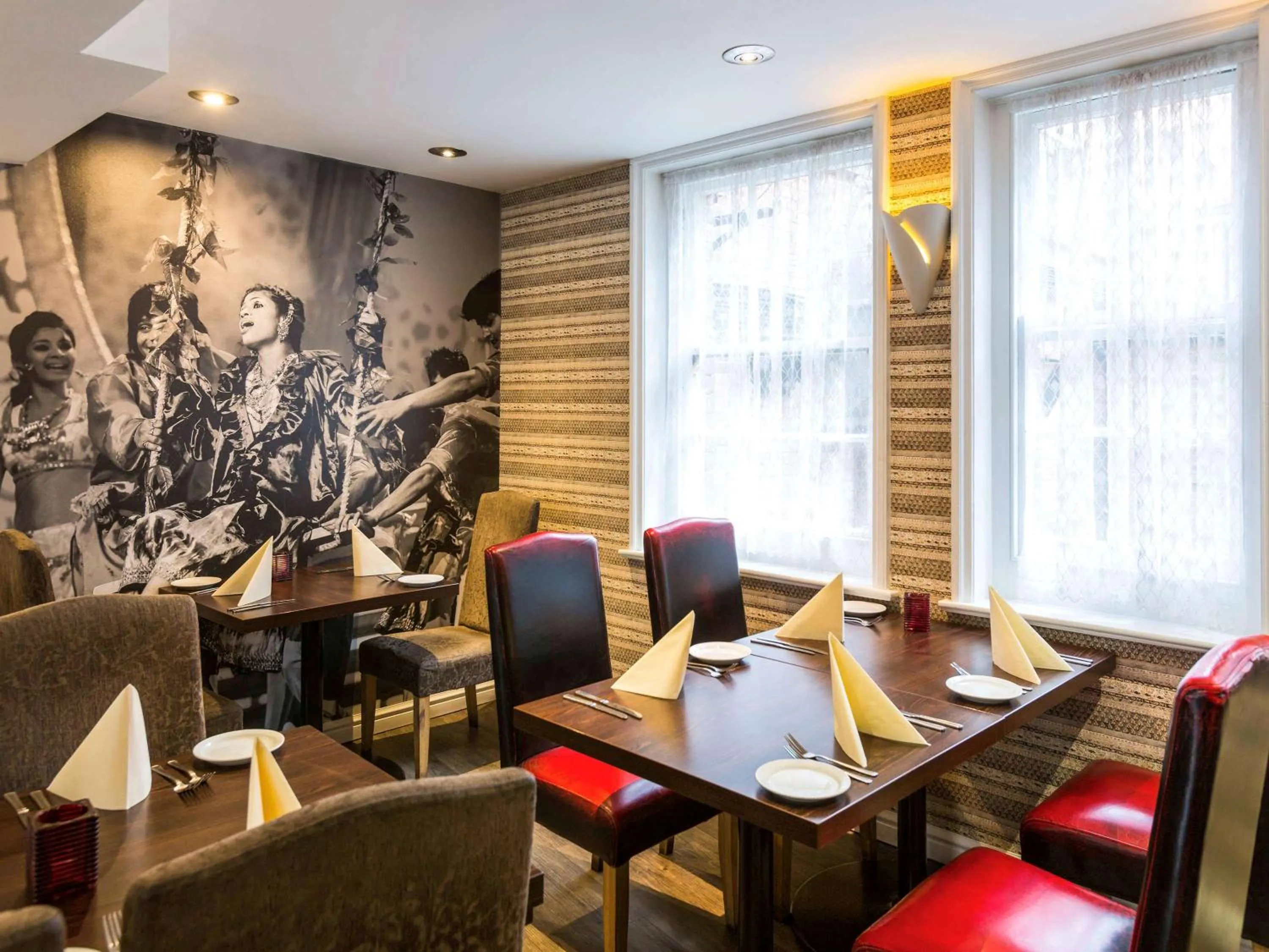 Property building, Restaurant/Places to Eat in ibis Styles Reading Centre