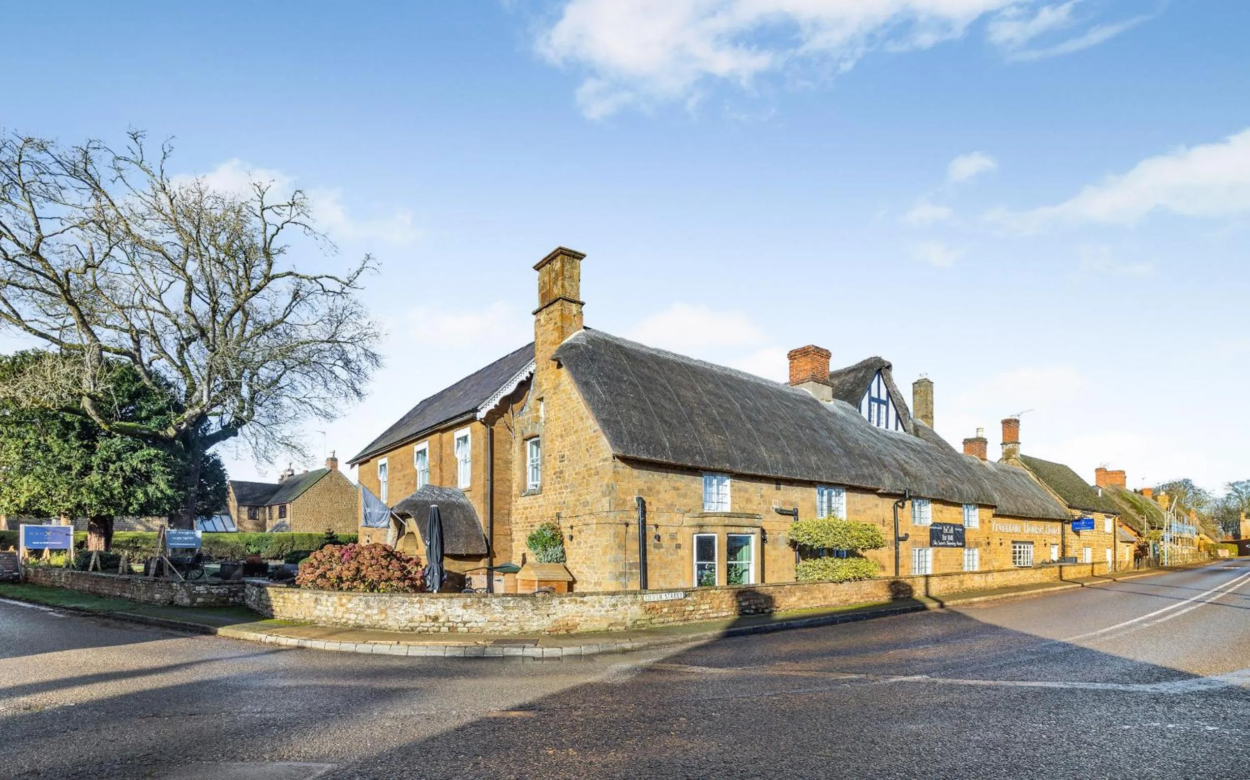 Property building in Banbury Wroxton House Hotel