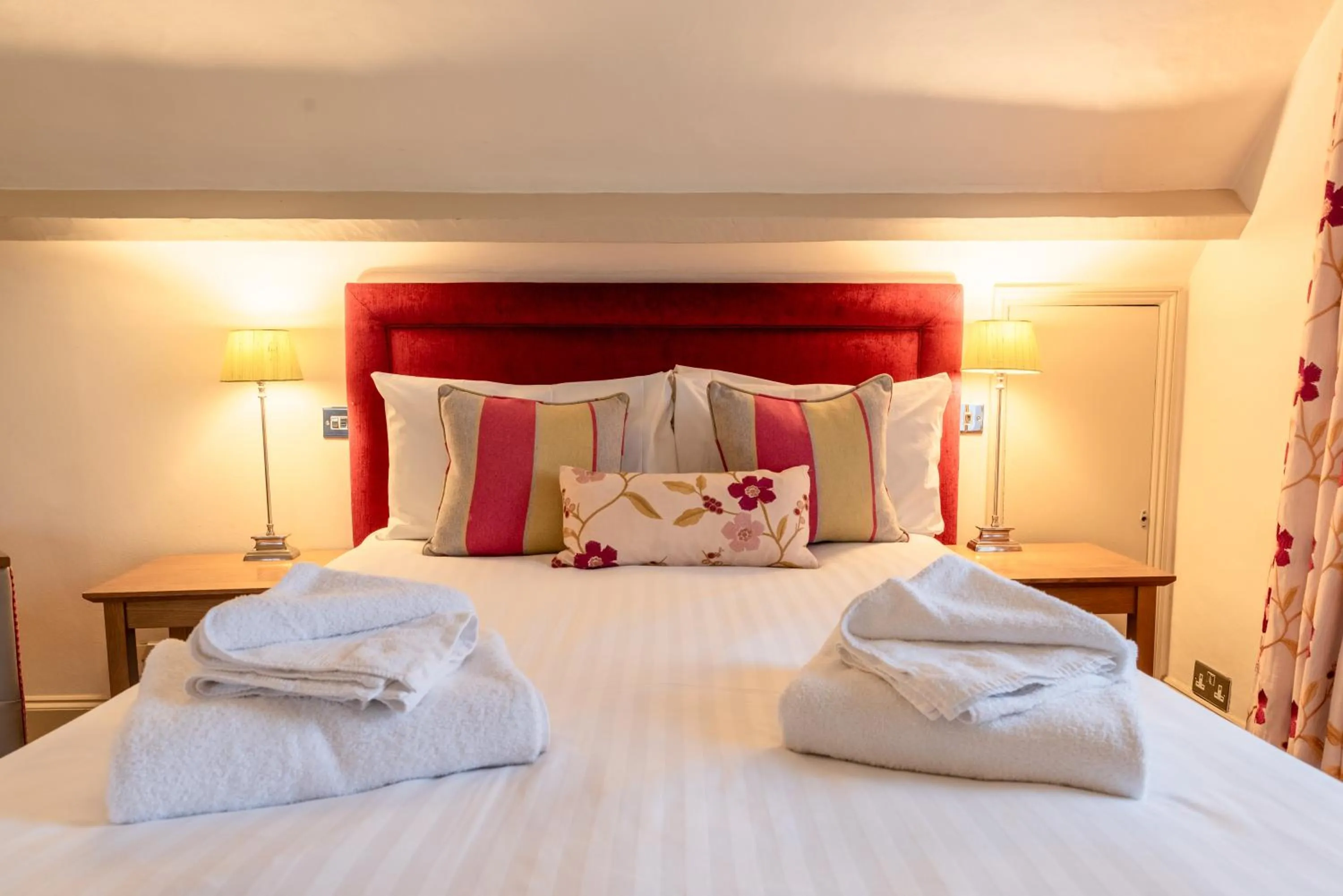Bedroom, Bed in Banbury Wroxton House Hotel