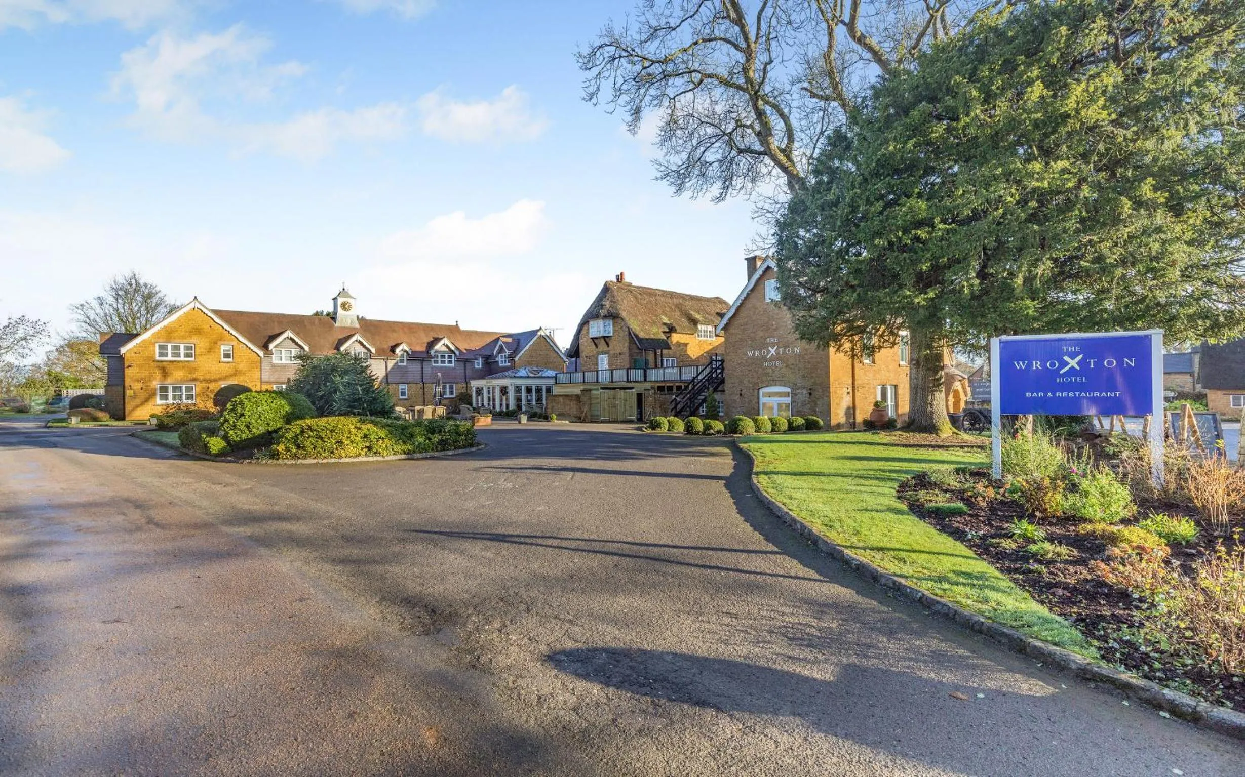 Property building in Banbury Wroxton House Hotel