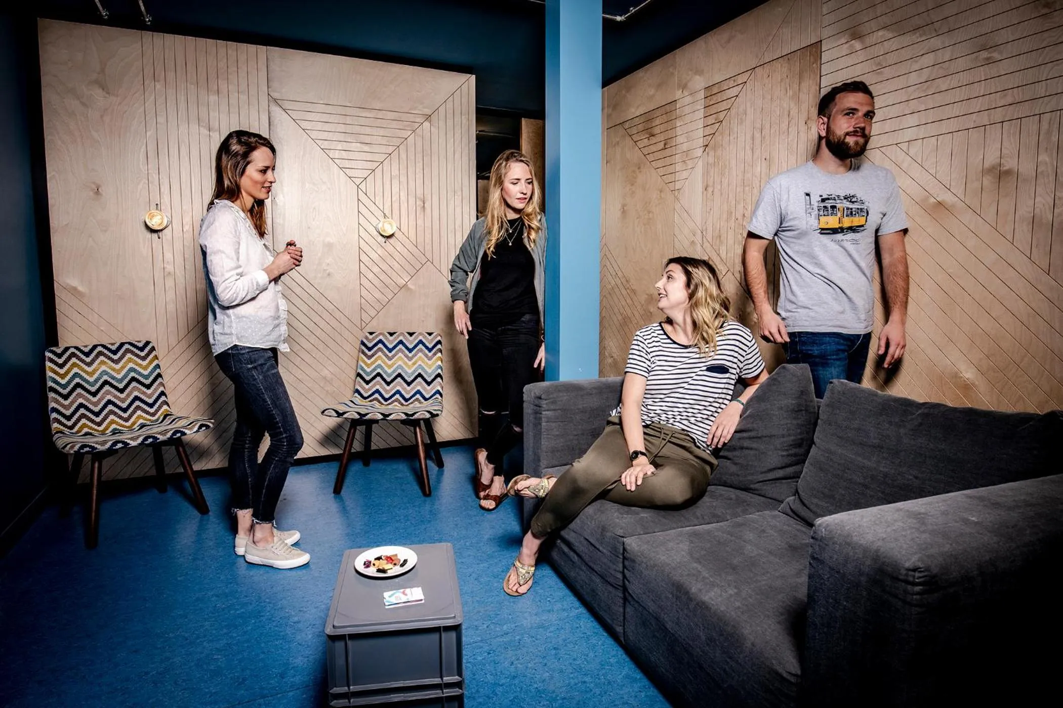 Seating area in DOCK INN Hostel Warnemünde