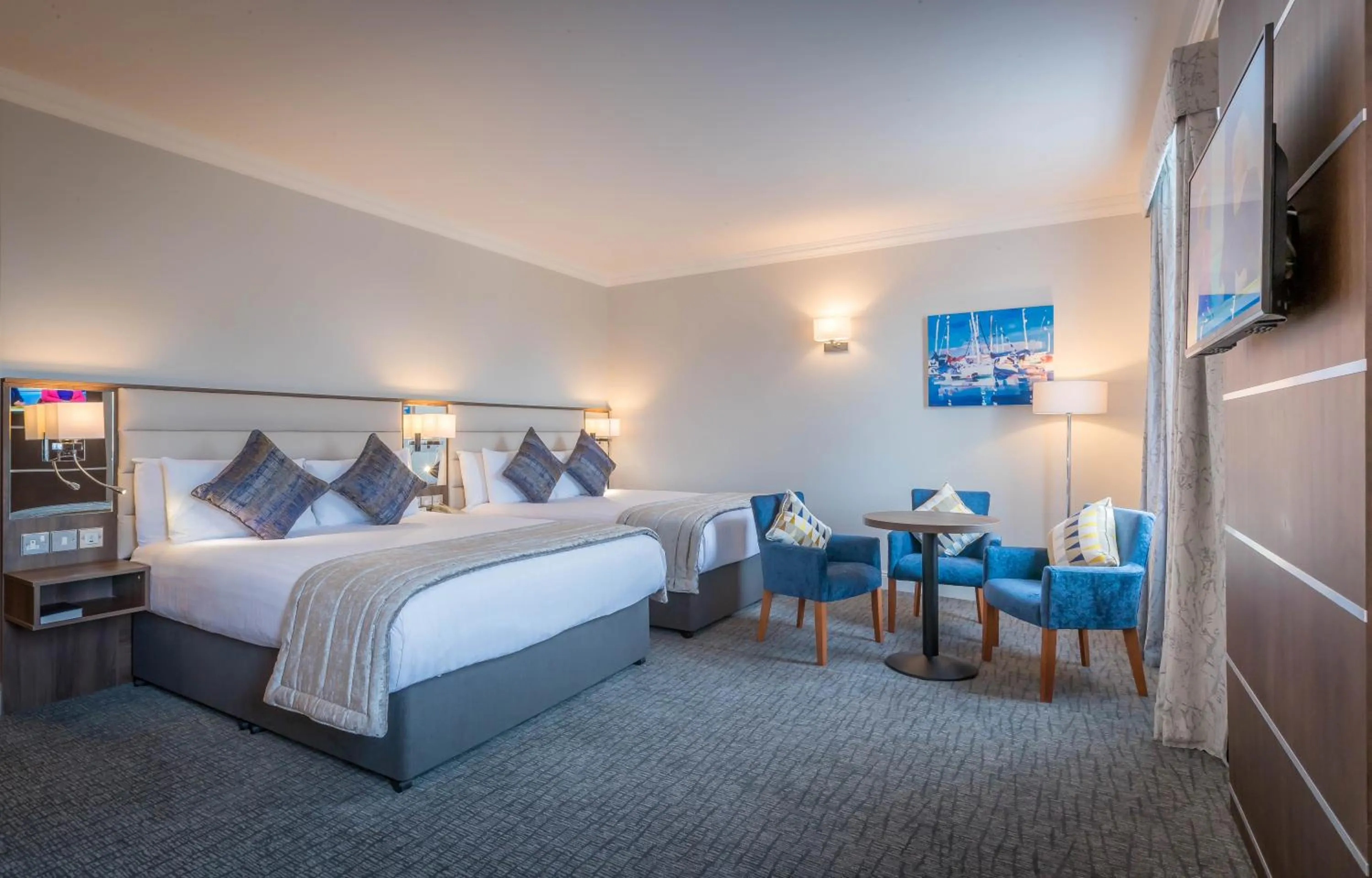 Bedroom, Bed in Marine Hotel