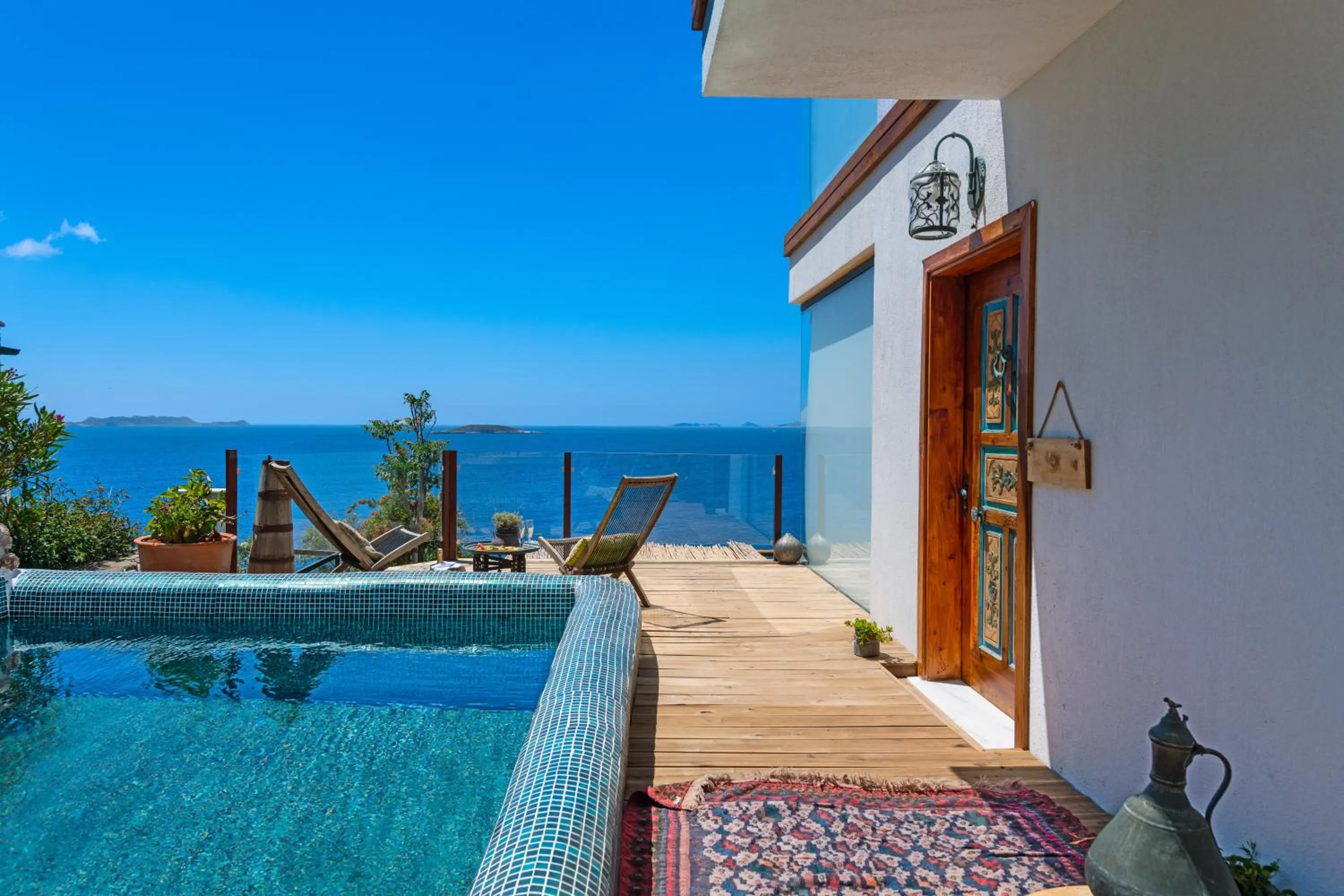 Swimming pool in Mandalina Suites