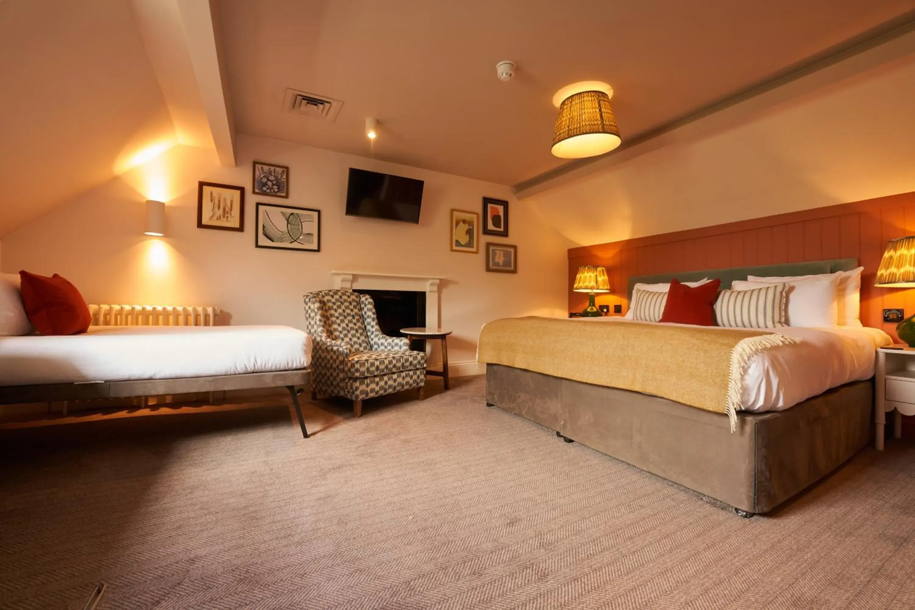 Large Double Room in Mill on the Exe Large Double Room in Mill on the Exe