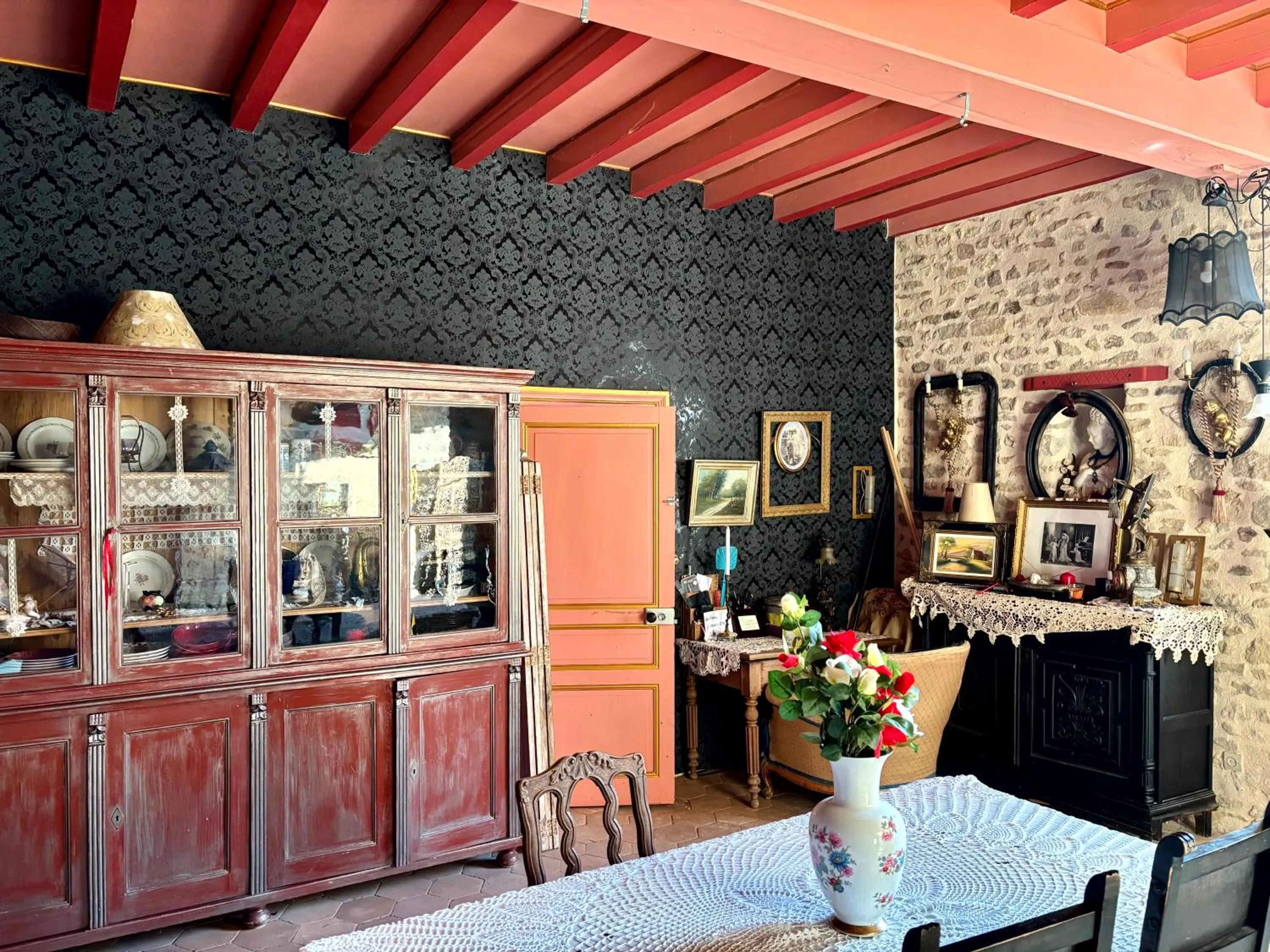 Aux Caprices des Dieux