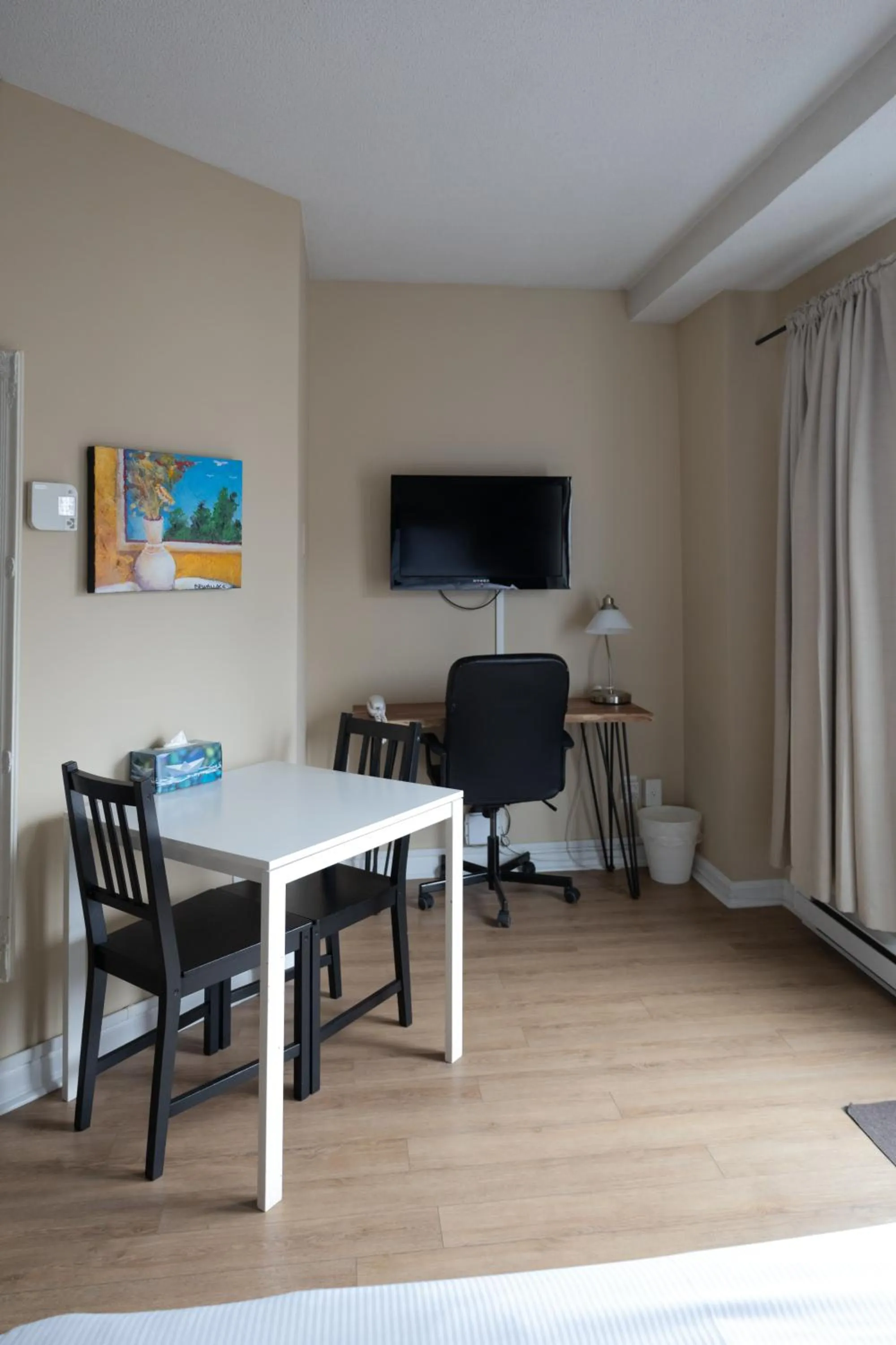 Bedroom in ByWard Blue Inn