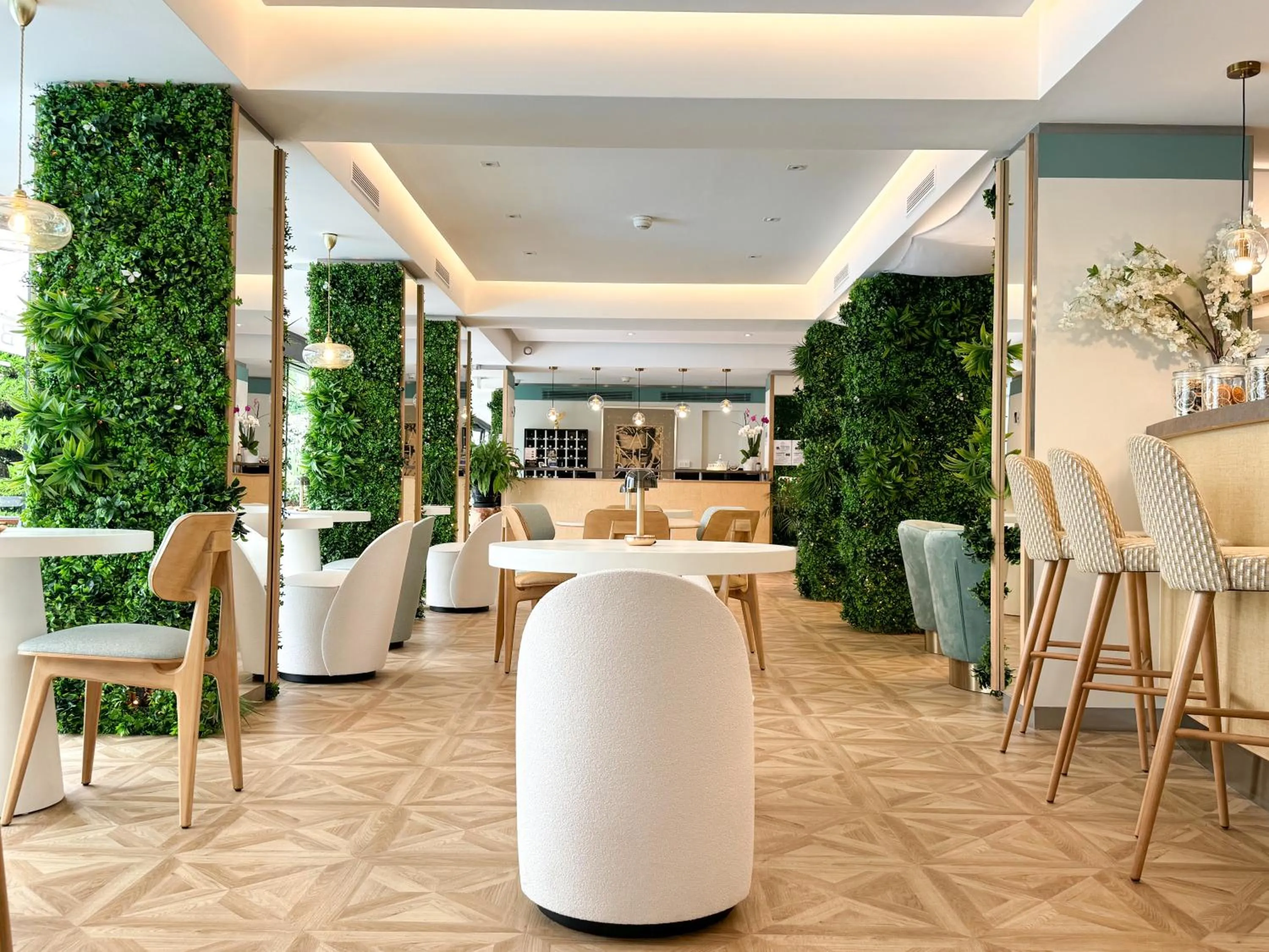 Restaurant/places to eat in Hôtel Victoria