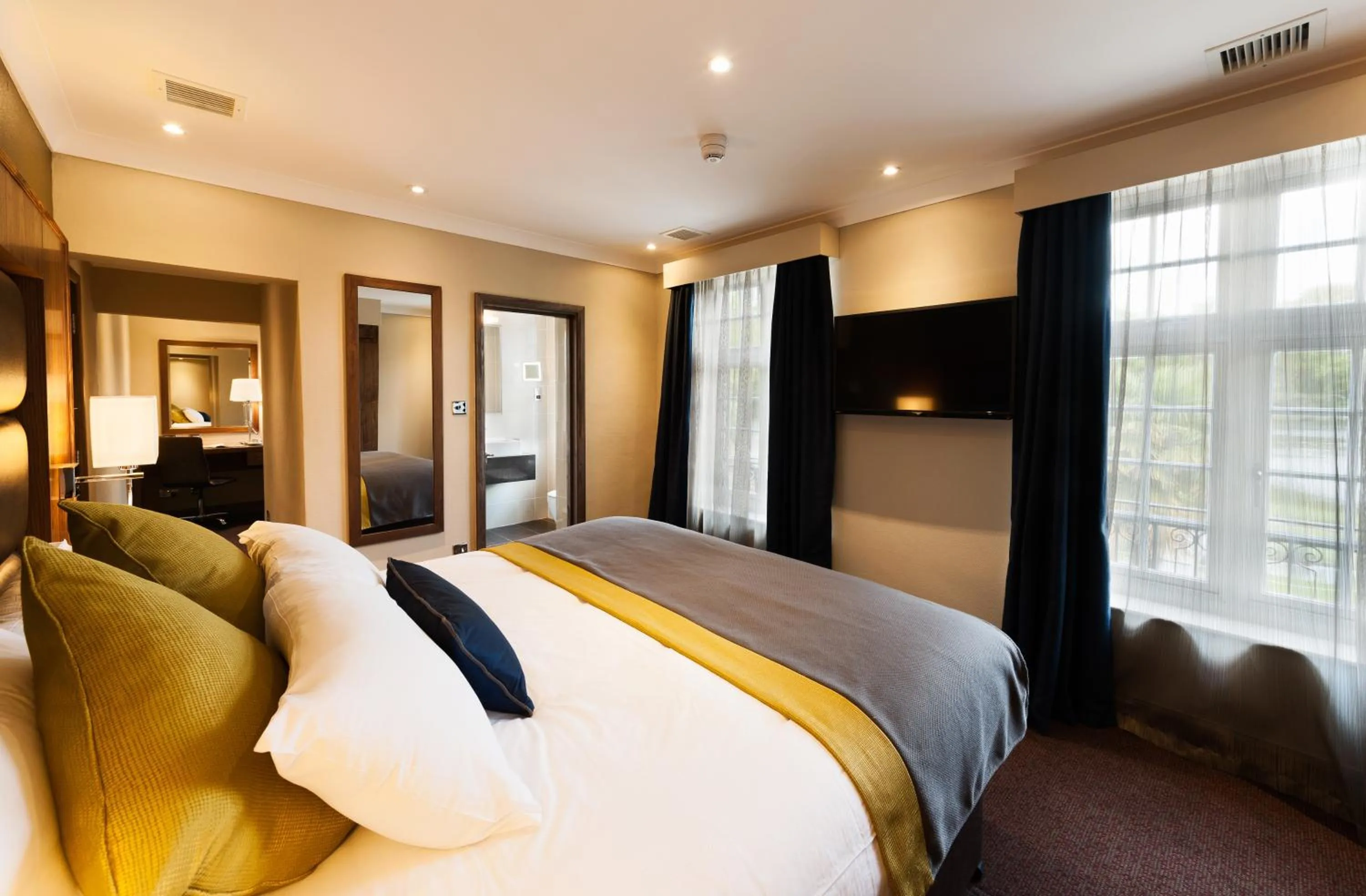 Day, Bed in Frensham Pond Country House Hotel & Spa
