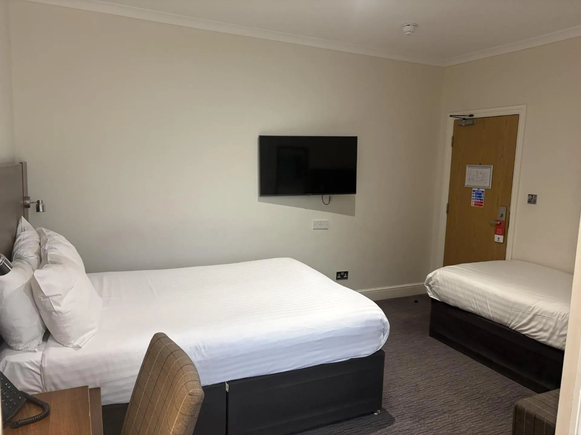 Bed in Best Western Carlton Hotel
