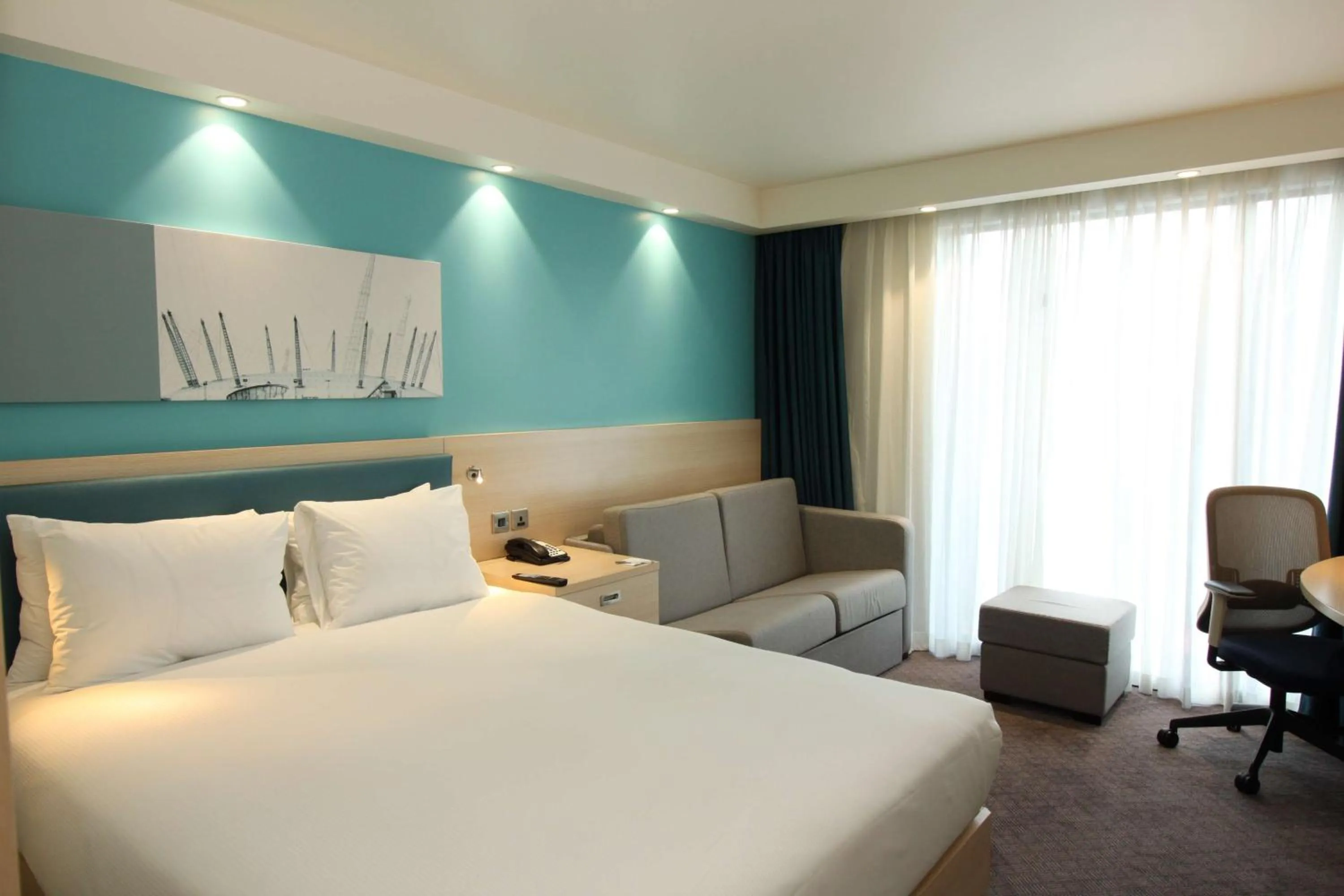 Bedroom, Bed in Hampton By Hilton London Docklands