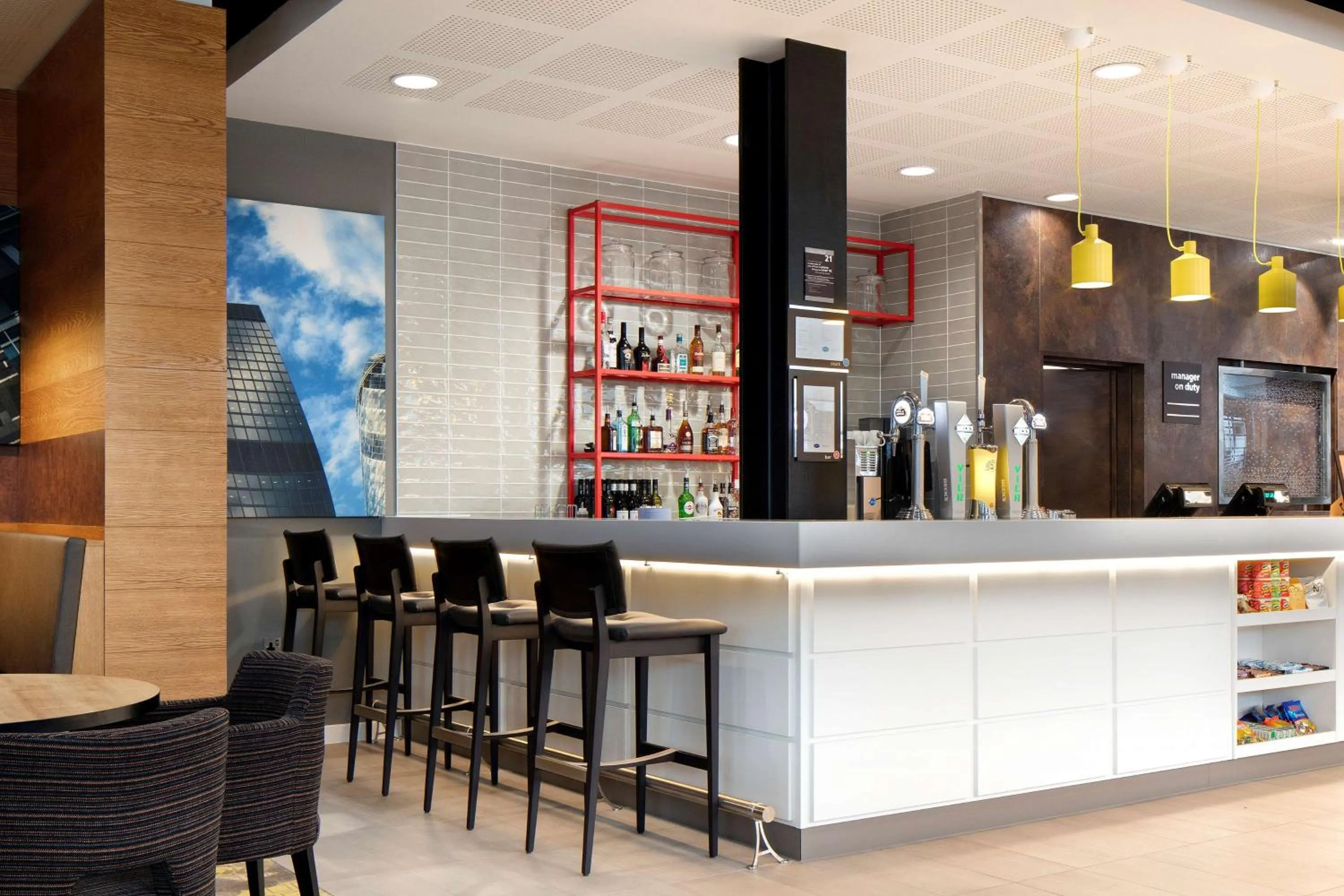 Restaurant/places to eat in Hampton By Hilton London Docklands