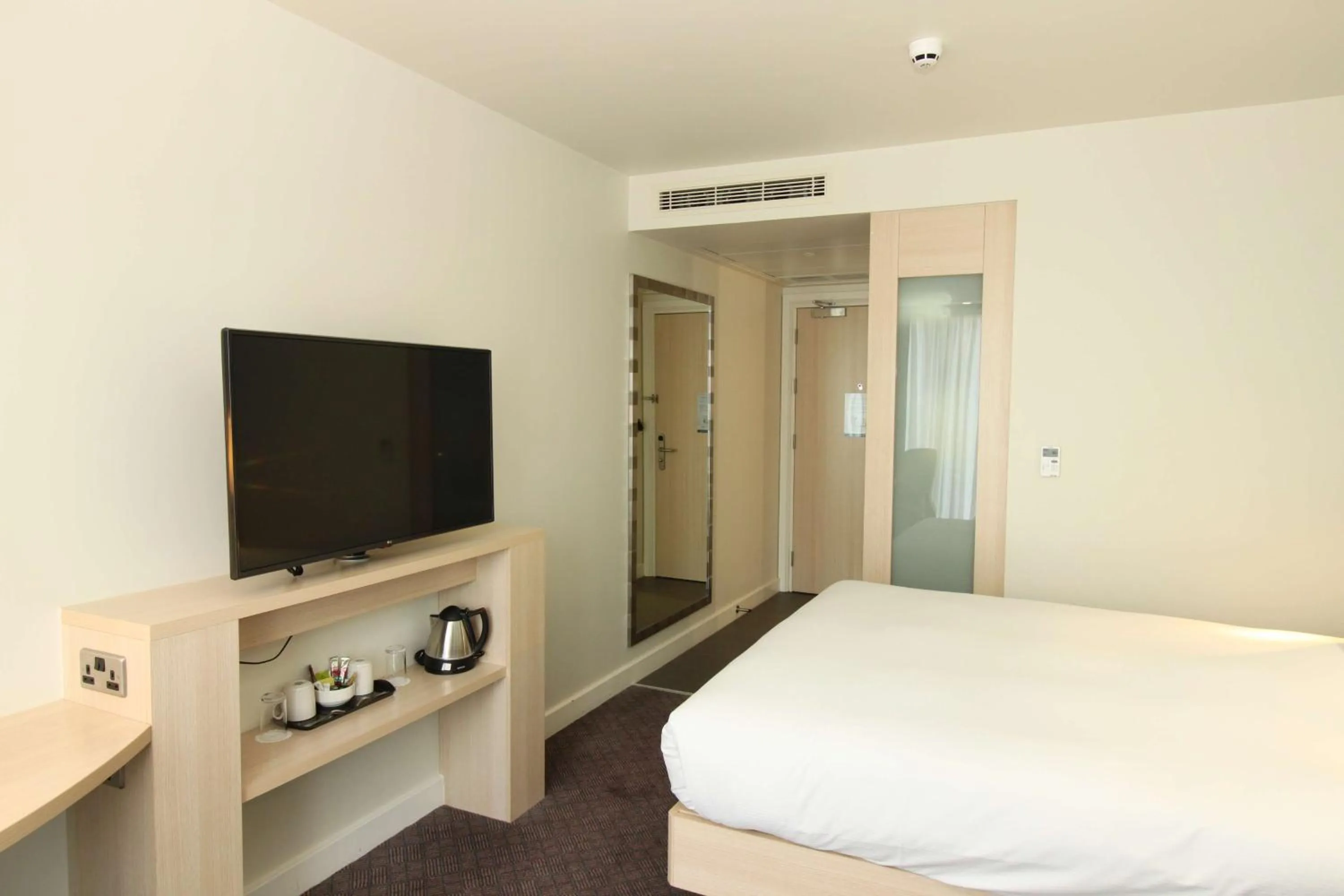 Bedroom, Bed in Hampton By Hilton London Docklands