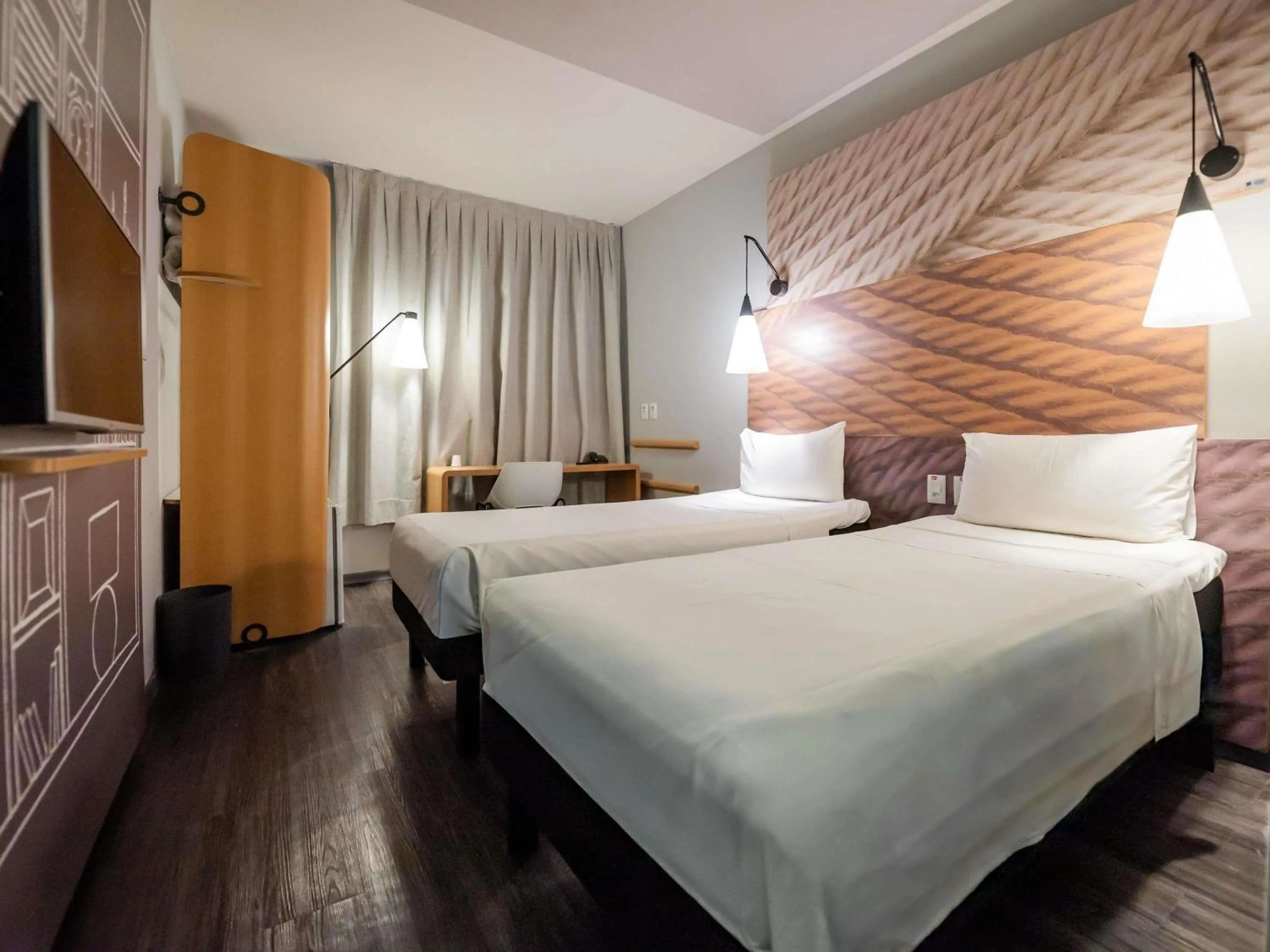 Bedroom, Bed in ibis Navegantes Itajai