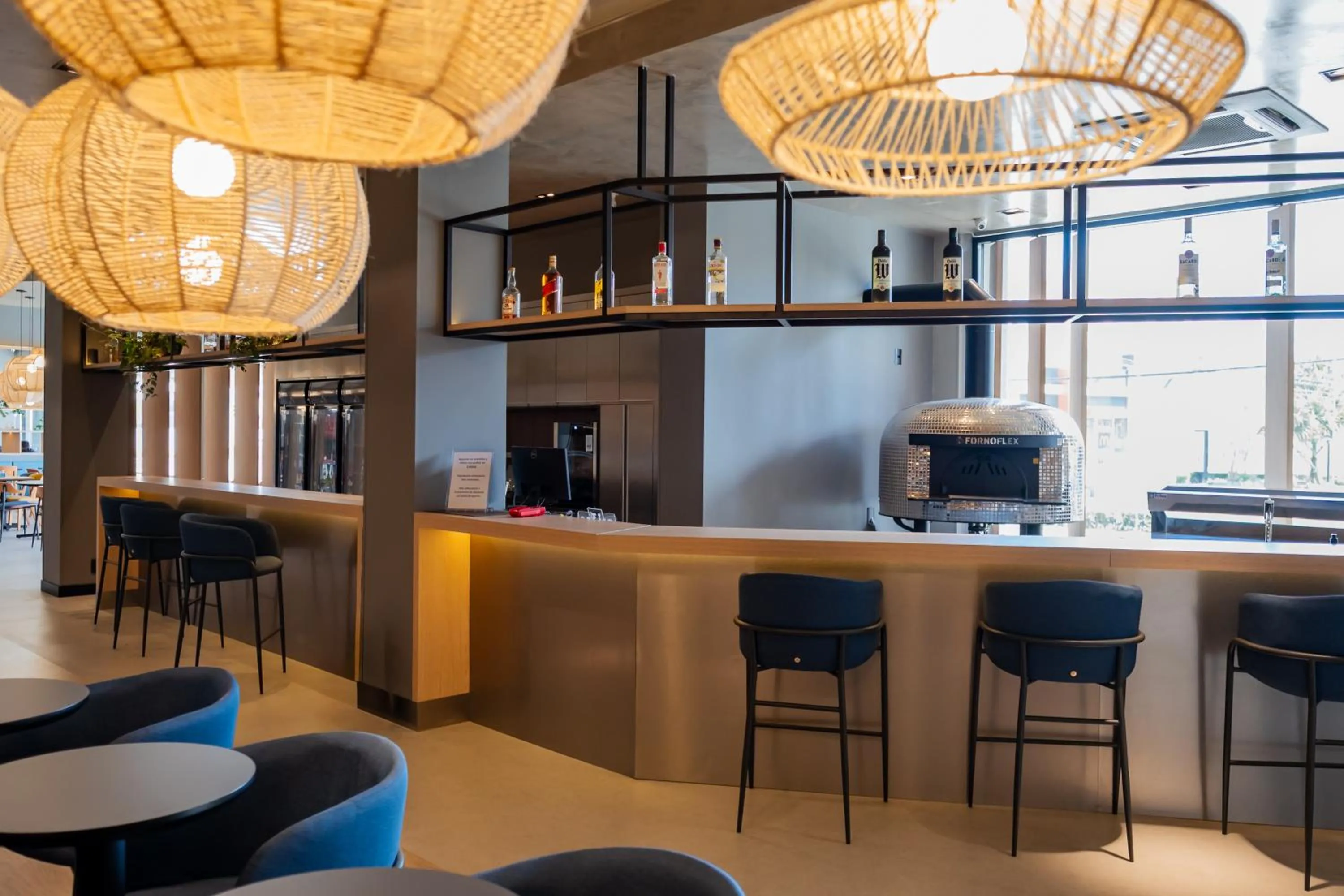Lounge or bar in ibis Navegantes Itajai