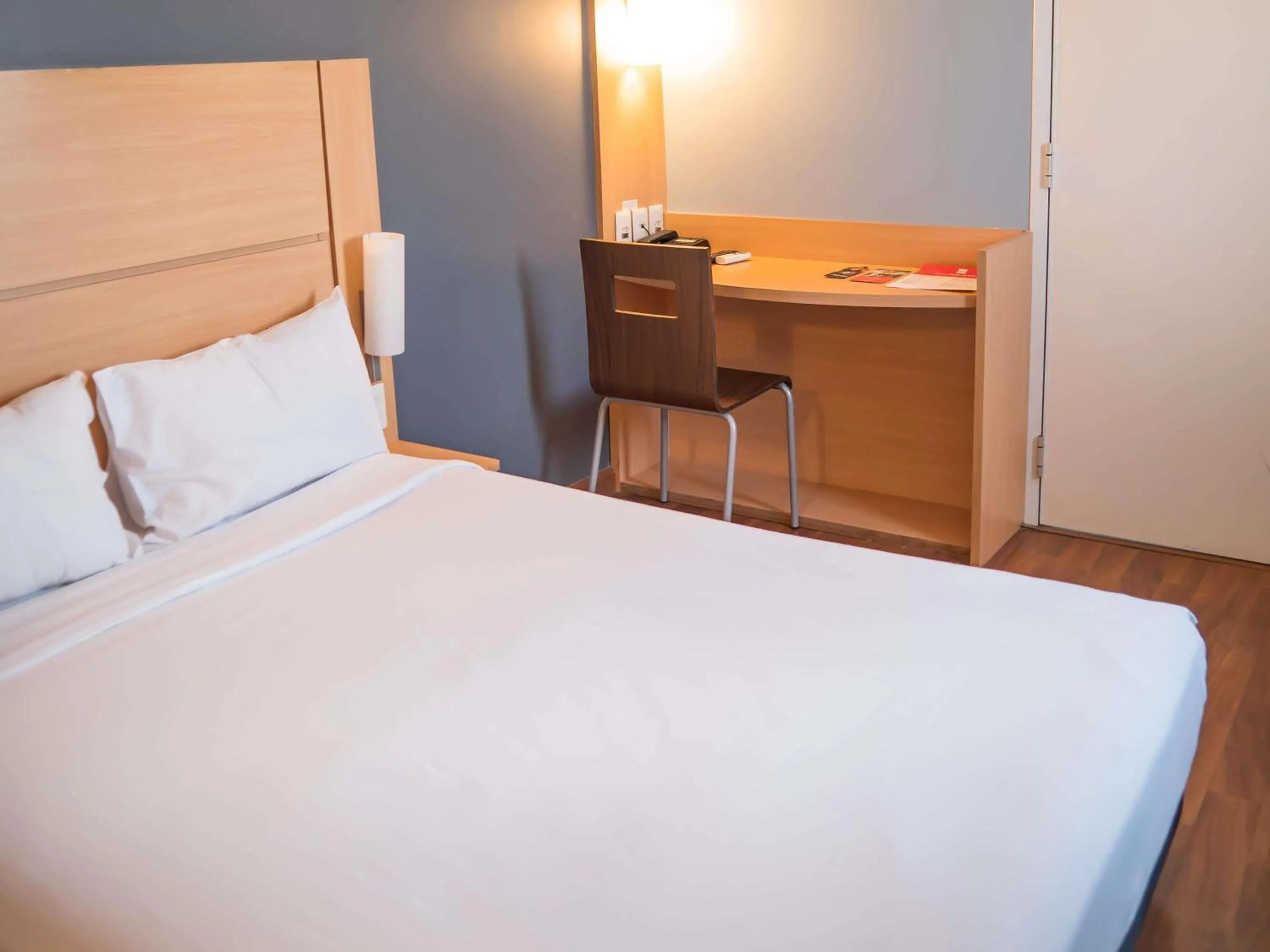 Bedroom, Bed in ibis Itu Plaza Shopping