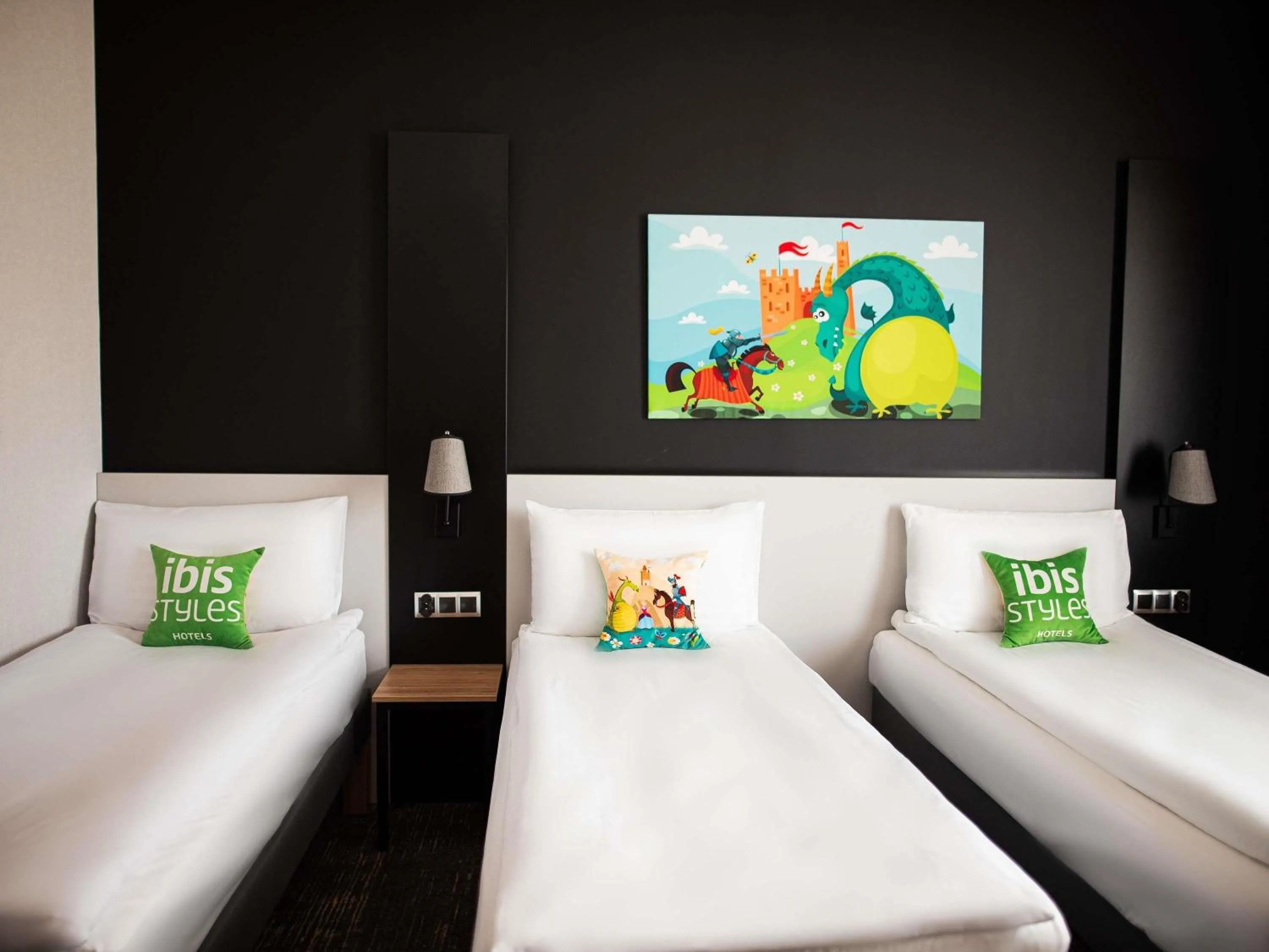 Bedroom, Bed in ibis styles Grudziadz