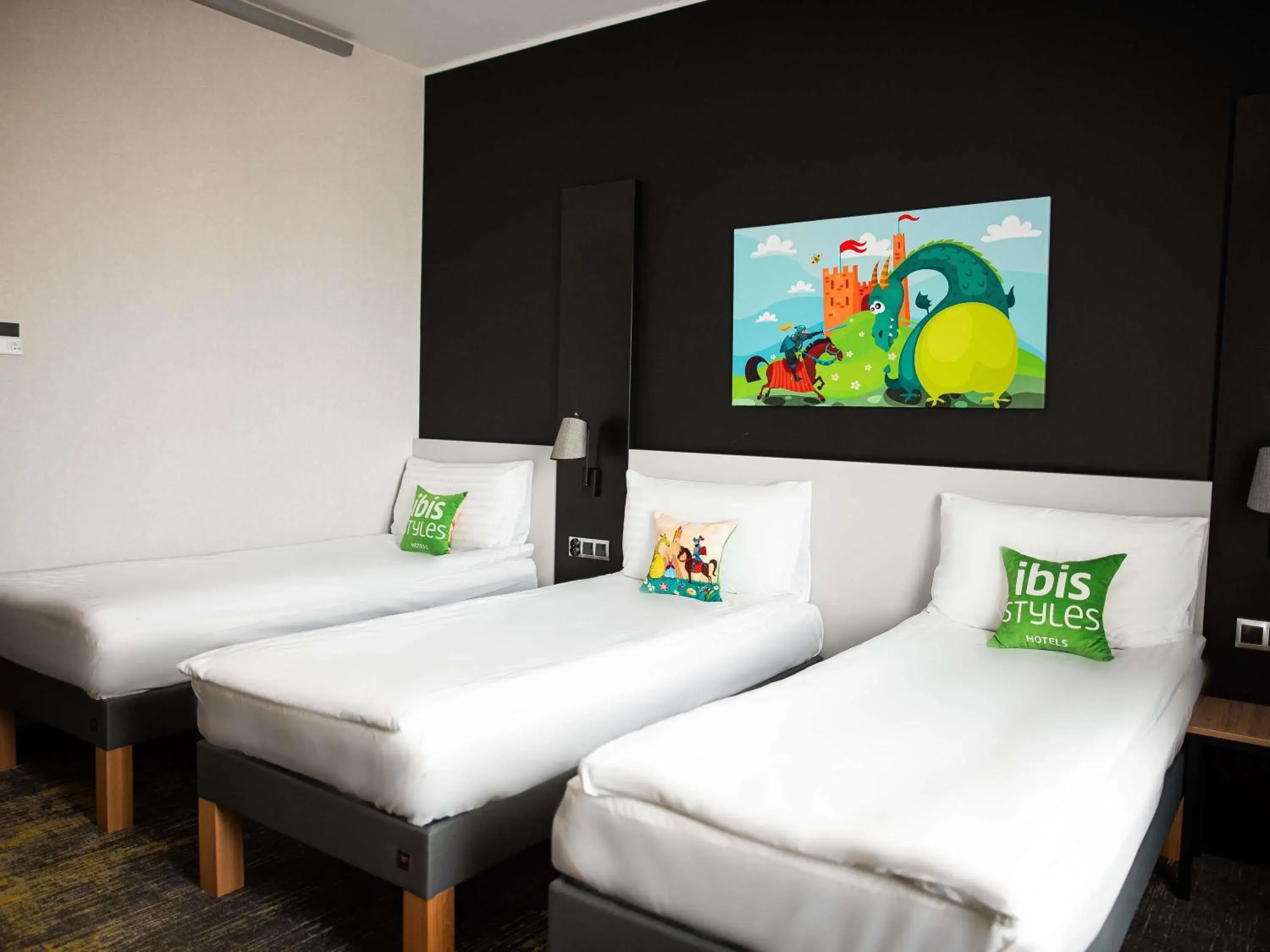 Standard Room With Three Single Beds in ibis styles Grudziadz Standard Room With Three Single Beds in ibis styles Grudziadz