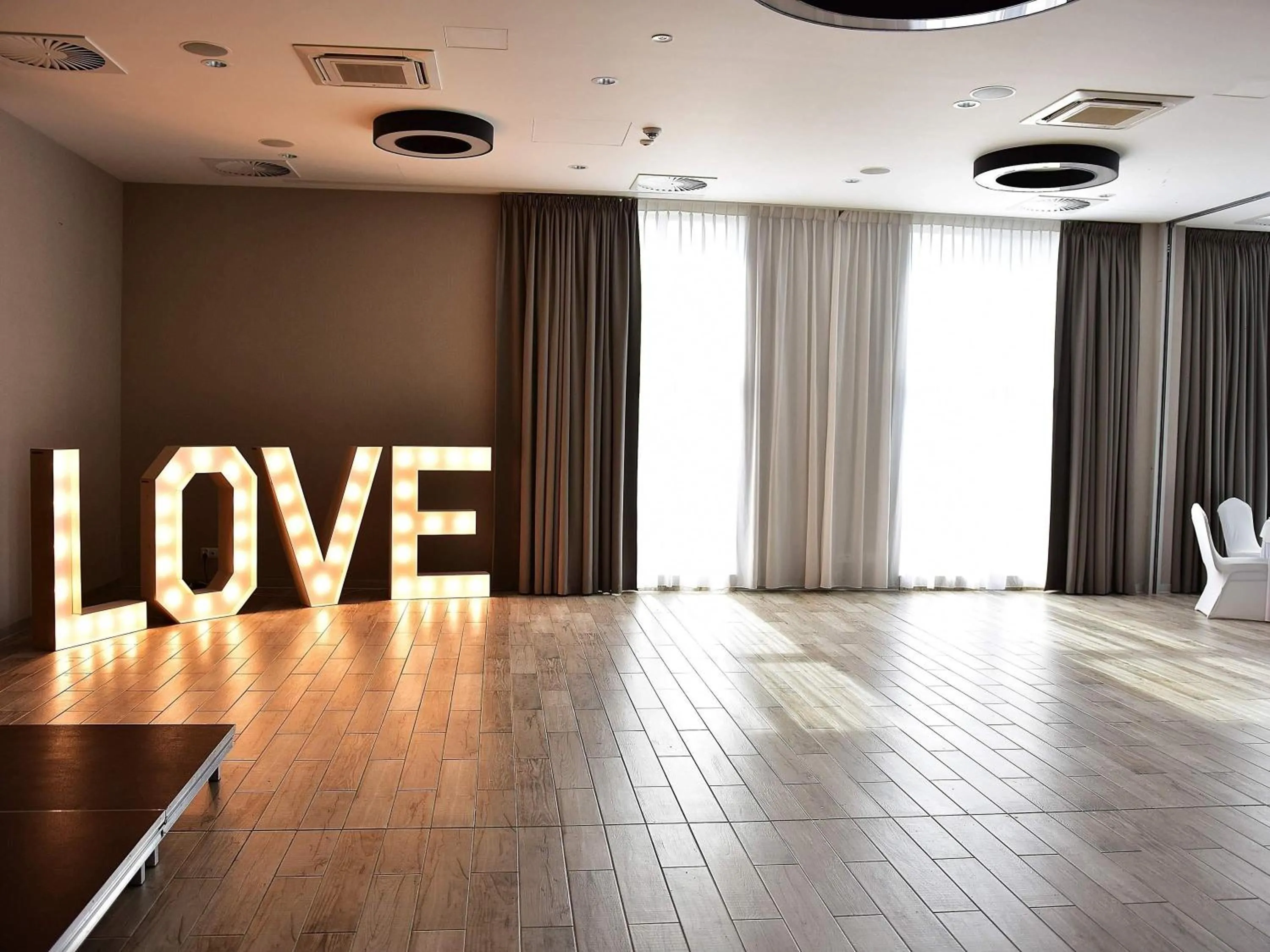 wedding in ibis styles Grudziadz