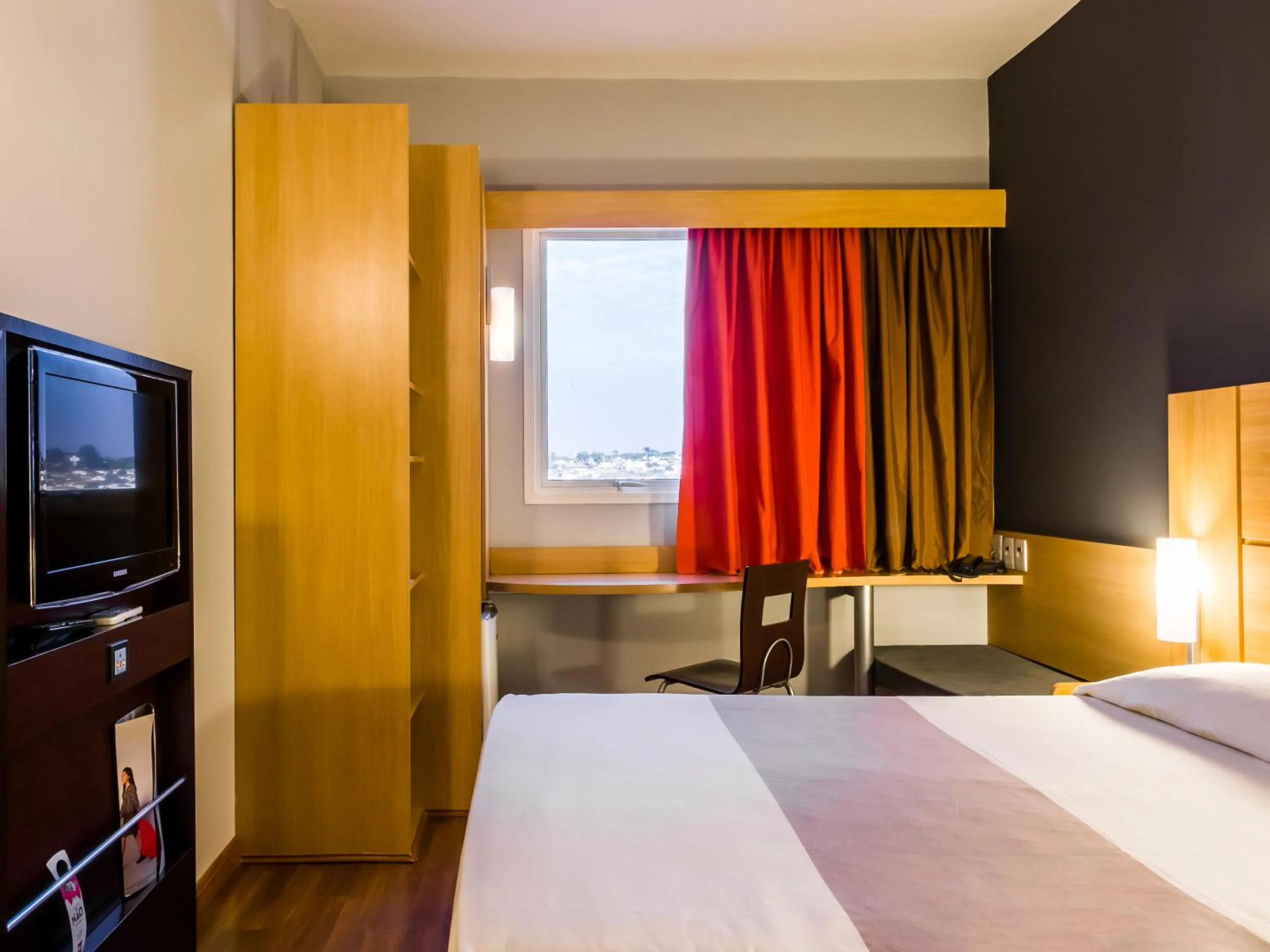 TV and multimedia, Bed in ibis Jaboticabal