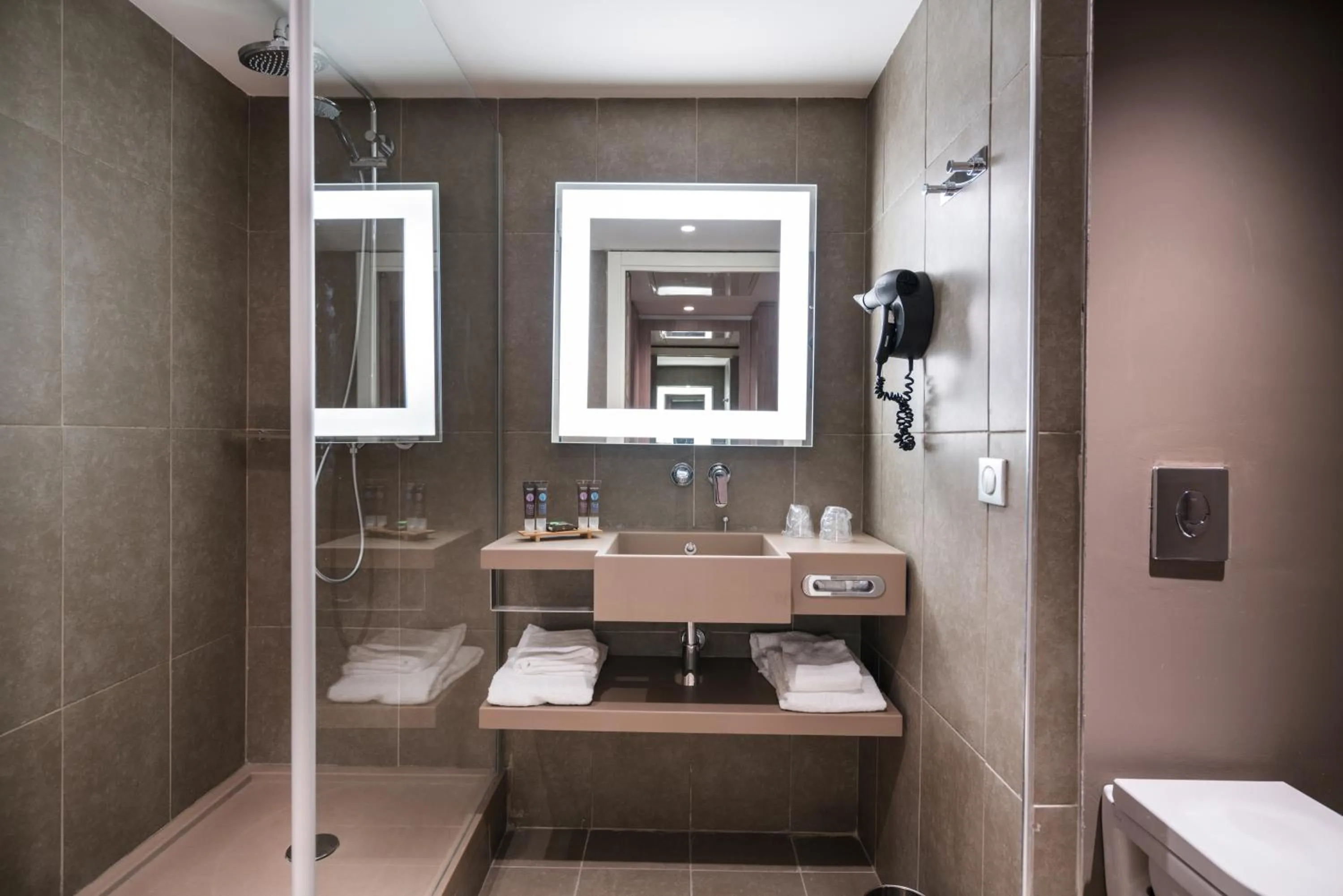 Shower in Novotel Setif