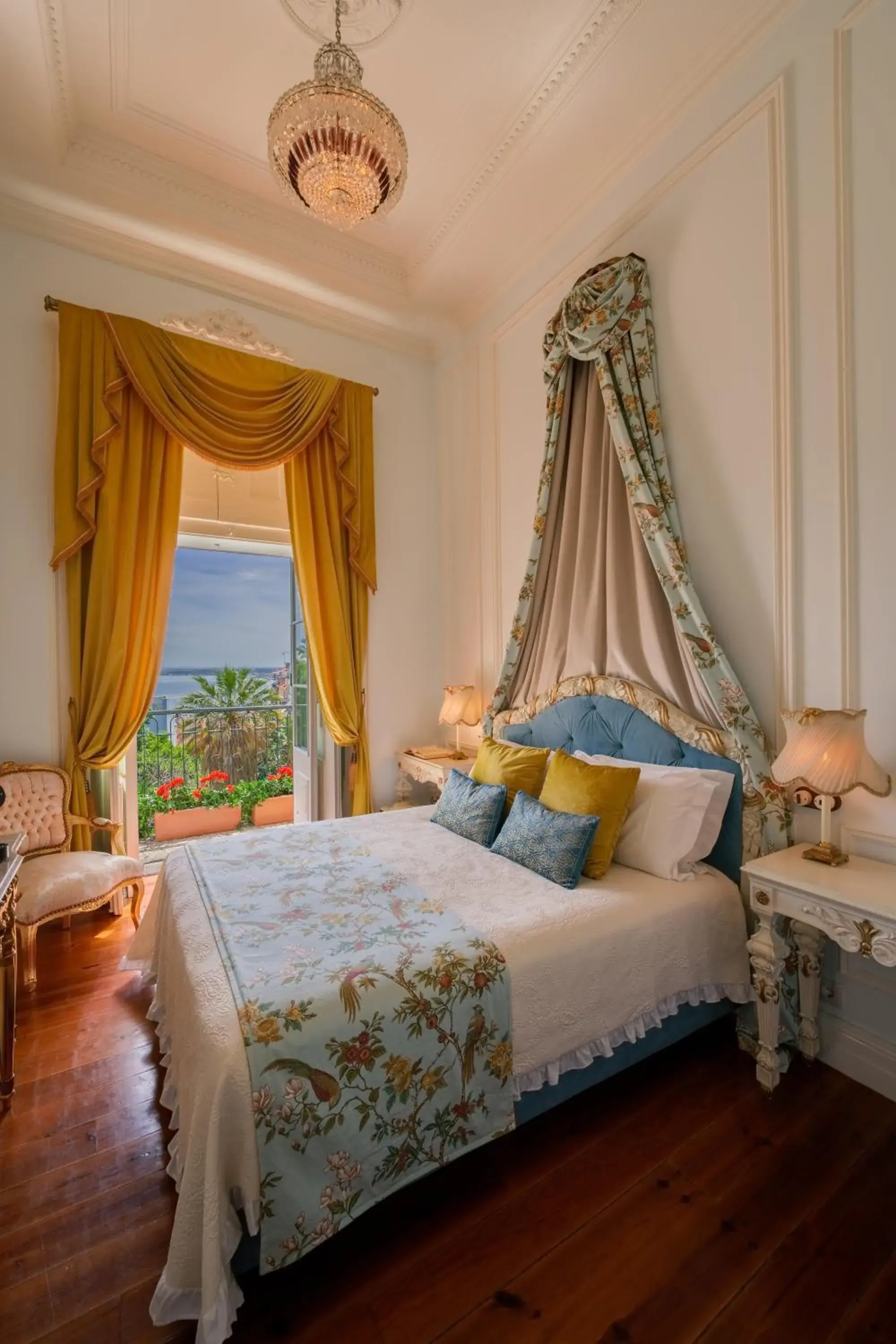 Superior Double Room with Balcony and City and River View in Palácio das Especiarias Superior Double Room with Balcony and City and River View in Palácio das Especiarias