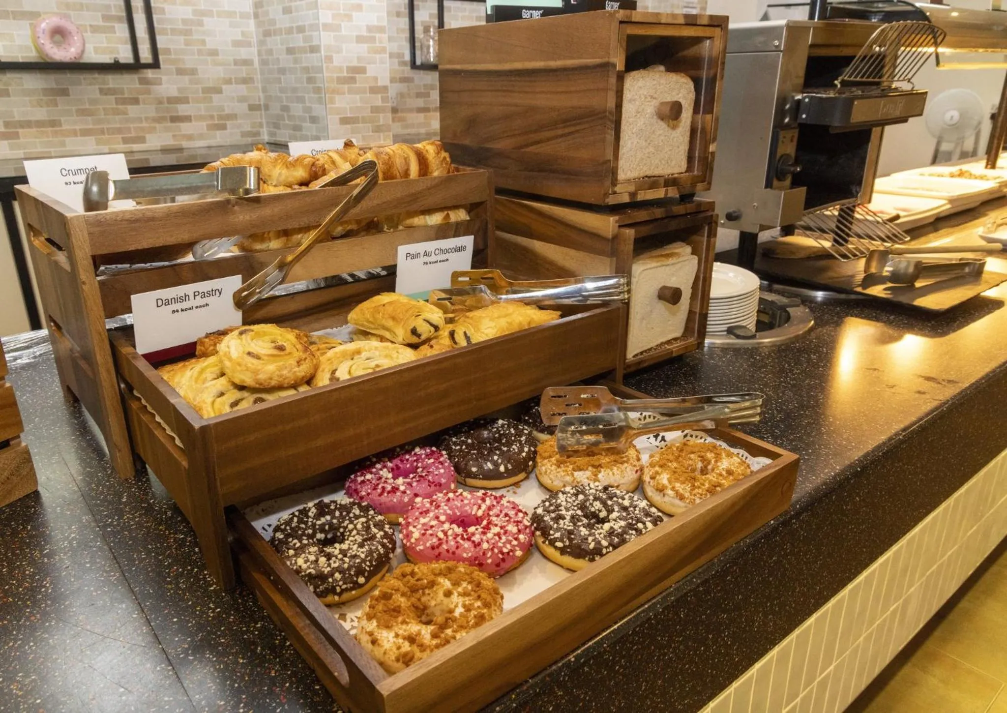 Restaurant/places to eat in Garner Hotel Nottingham City Centre by IHG