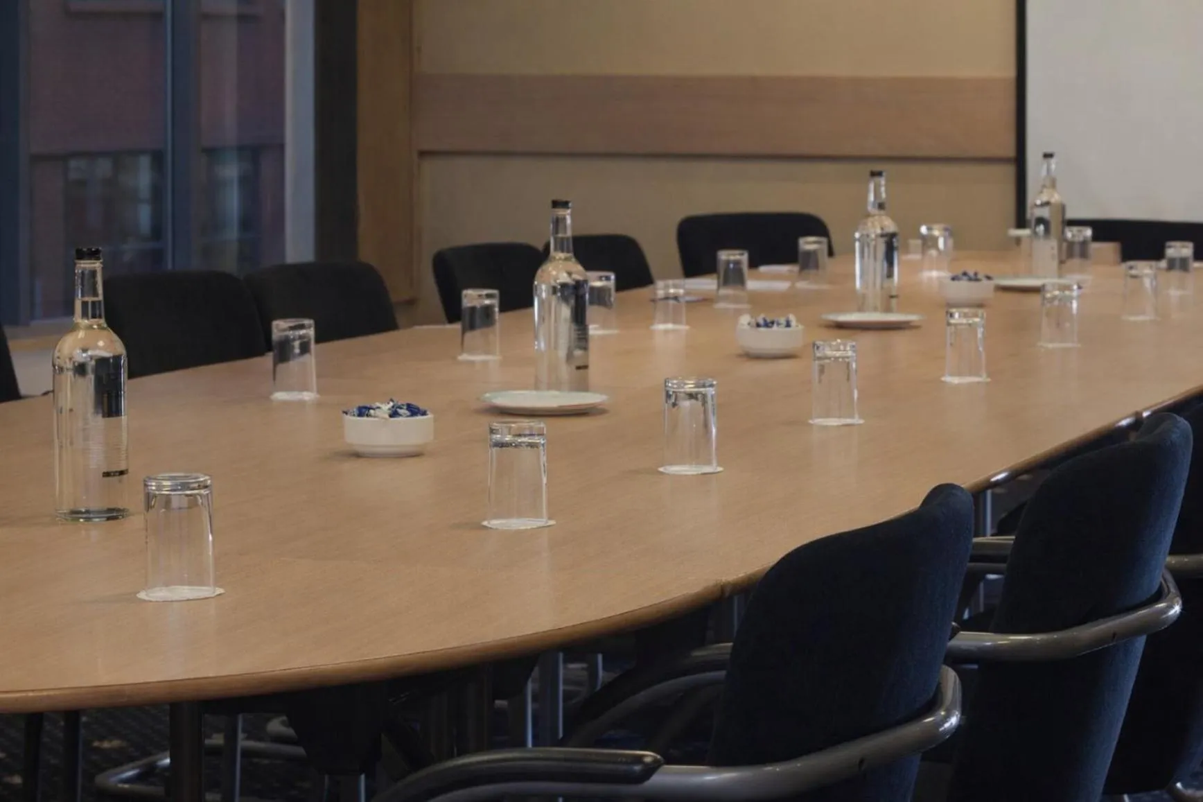 Meeting/conference room in Garner Hotel Nottingham City Centre by IHG
