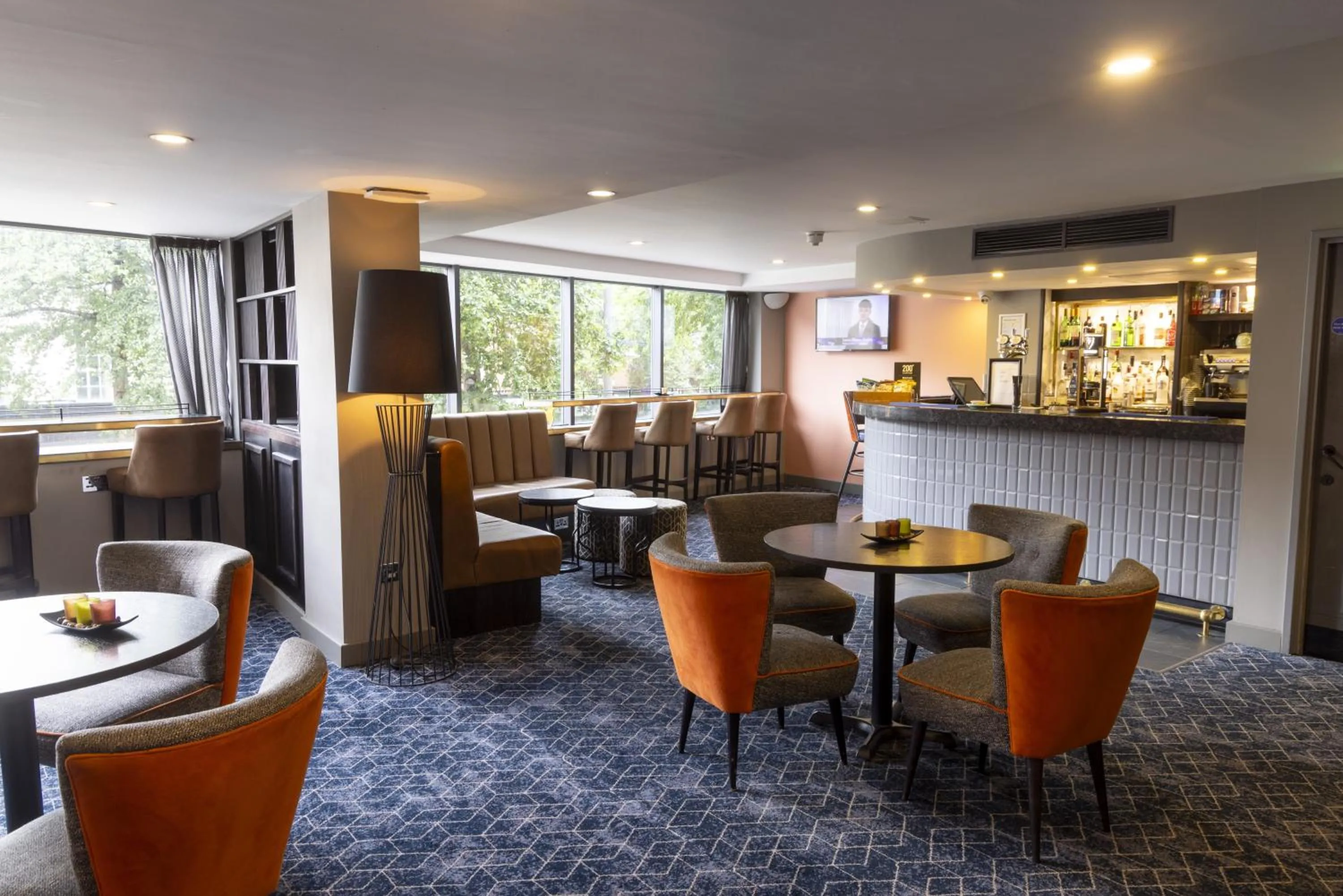 Lounge or bar in Garner Hotel Nottingham City Centre by IHG