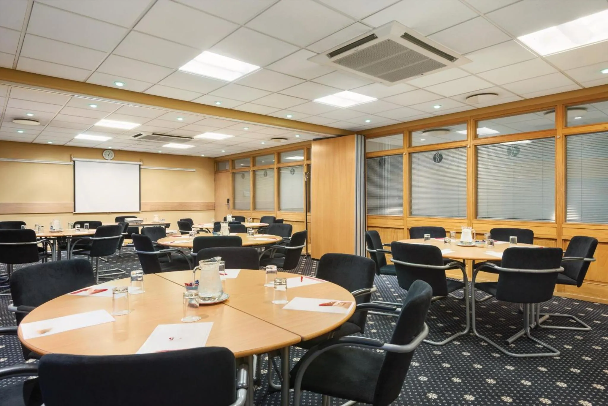 Meeting/conference room in Garner Hotel Nottingham City Centre by IHG
