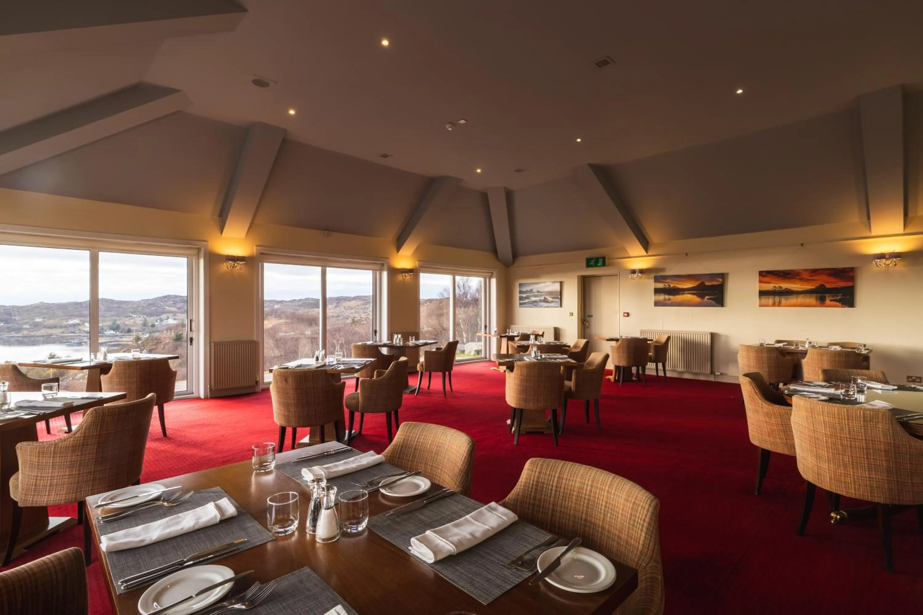 Restaurant/places to eat in Inver Lodge