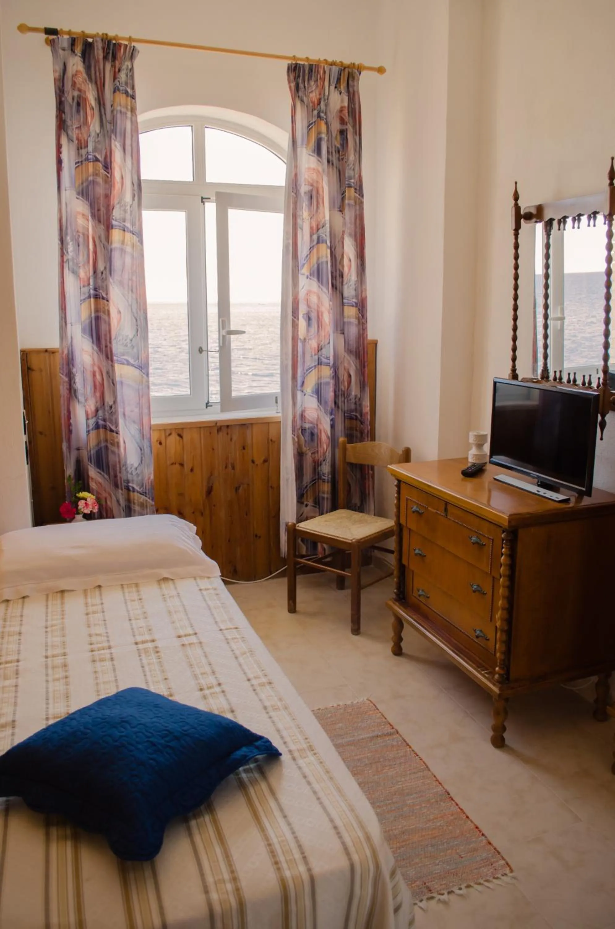 Photo of the whole room, Bed in Hotel Angelino