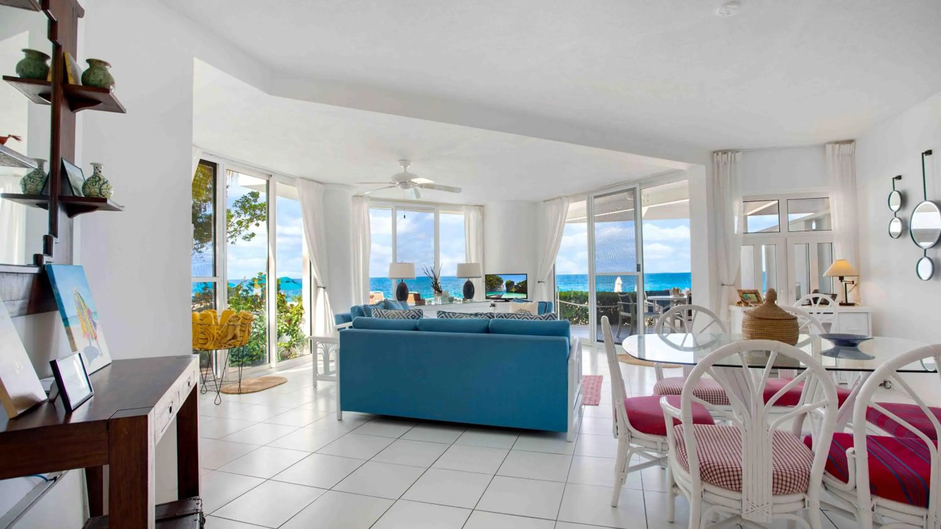 Living room in Turtle's Nest Beach Resort