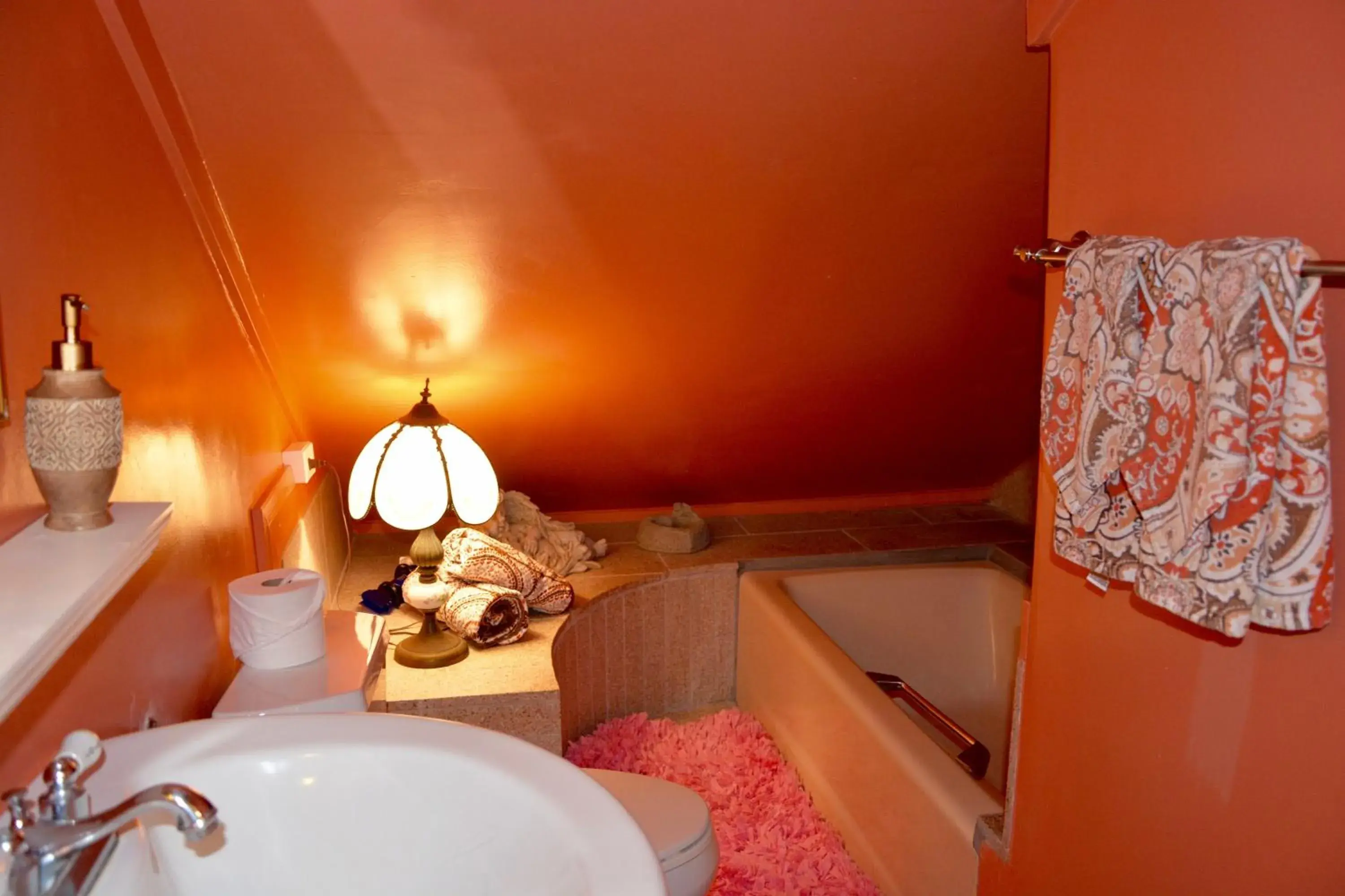 Double Room with Extra Bed in Manoa Valley Inn Double Room with Extra Bed in Manoa Valley Inn