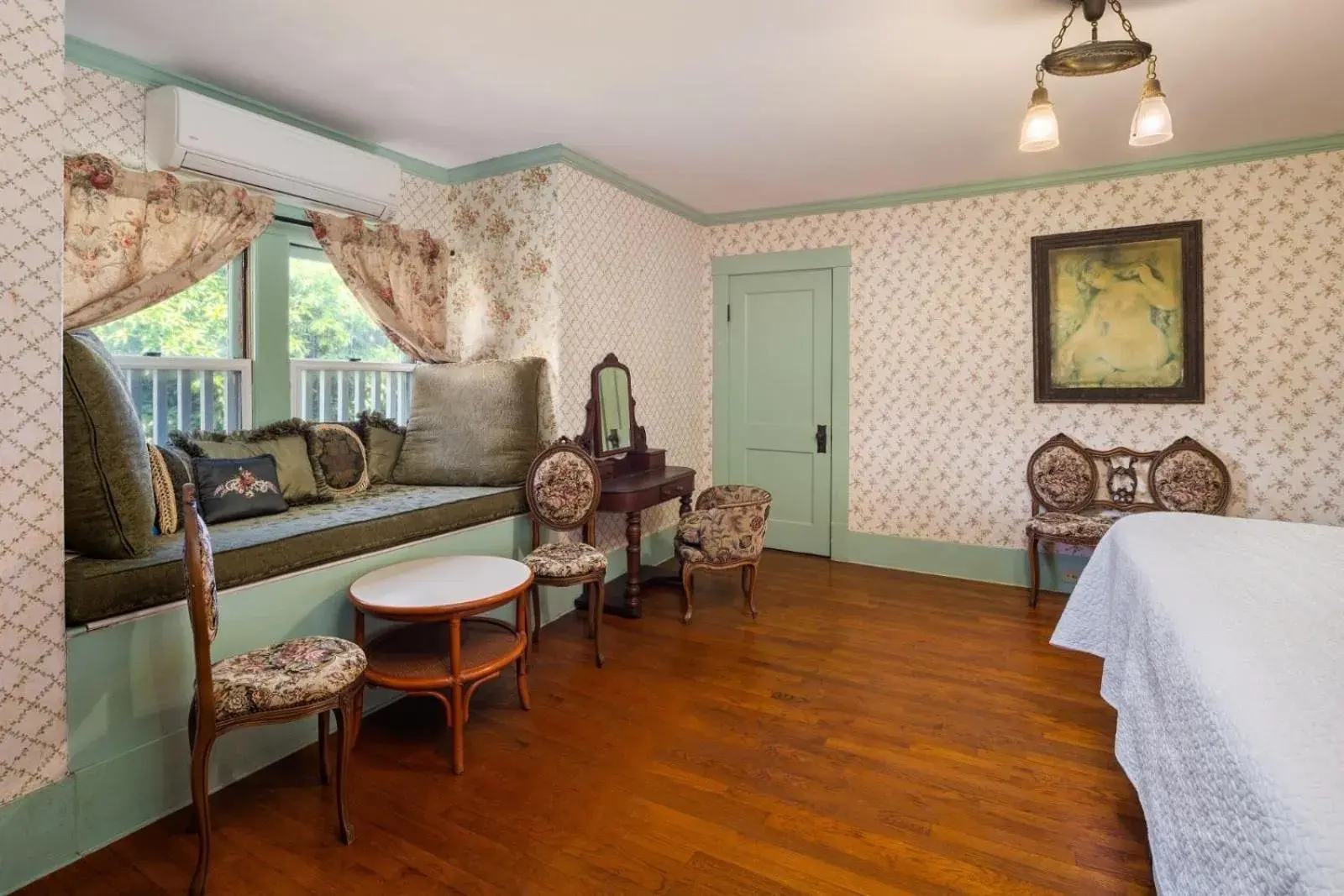 Double Room with Extra Bed in Manoa Valley Inn Double Room with Extra Bed in Manoa Valley Inn