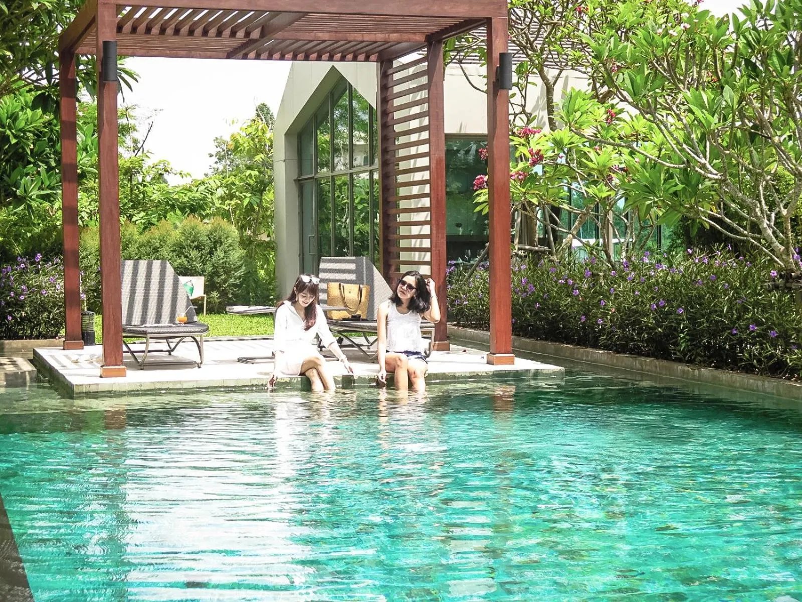 Swimming pool in The Garden 304