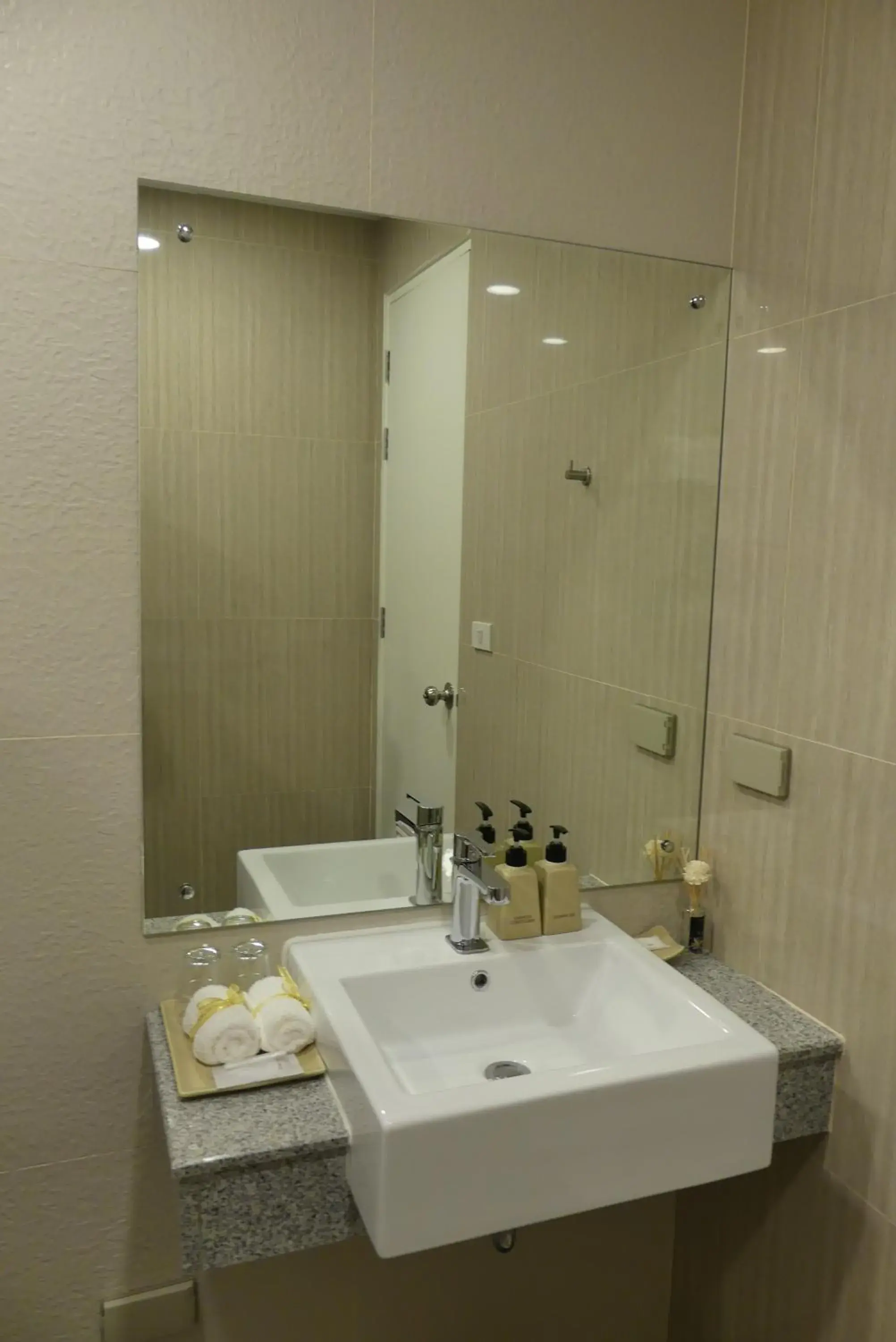 Studio Deluxe Pool View in The Garden 304 Studio Deluxe Pool View in The Garden 304