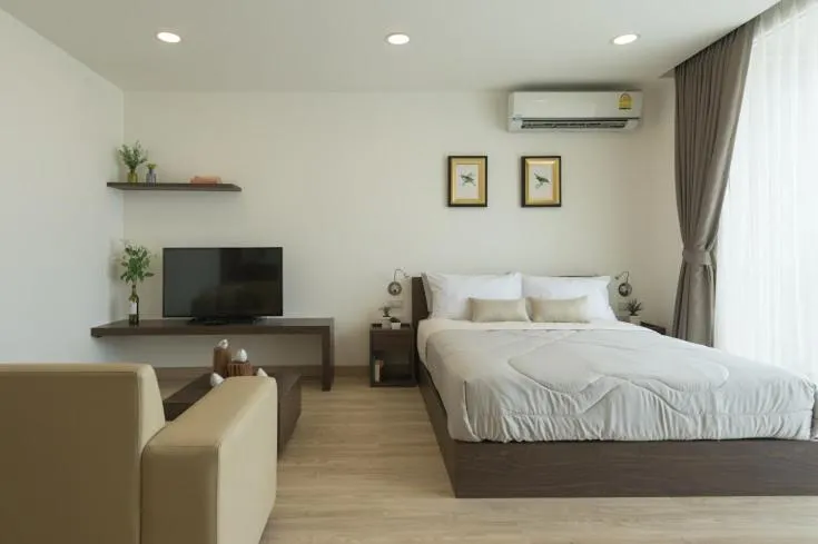 Property building, Bed in The Garden 304