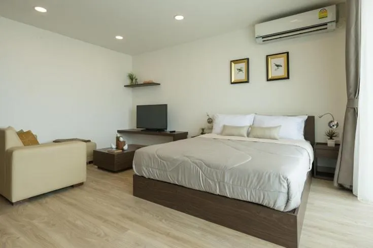 Photo of the whole room, Bed in The Garden 304