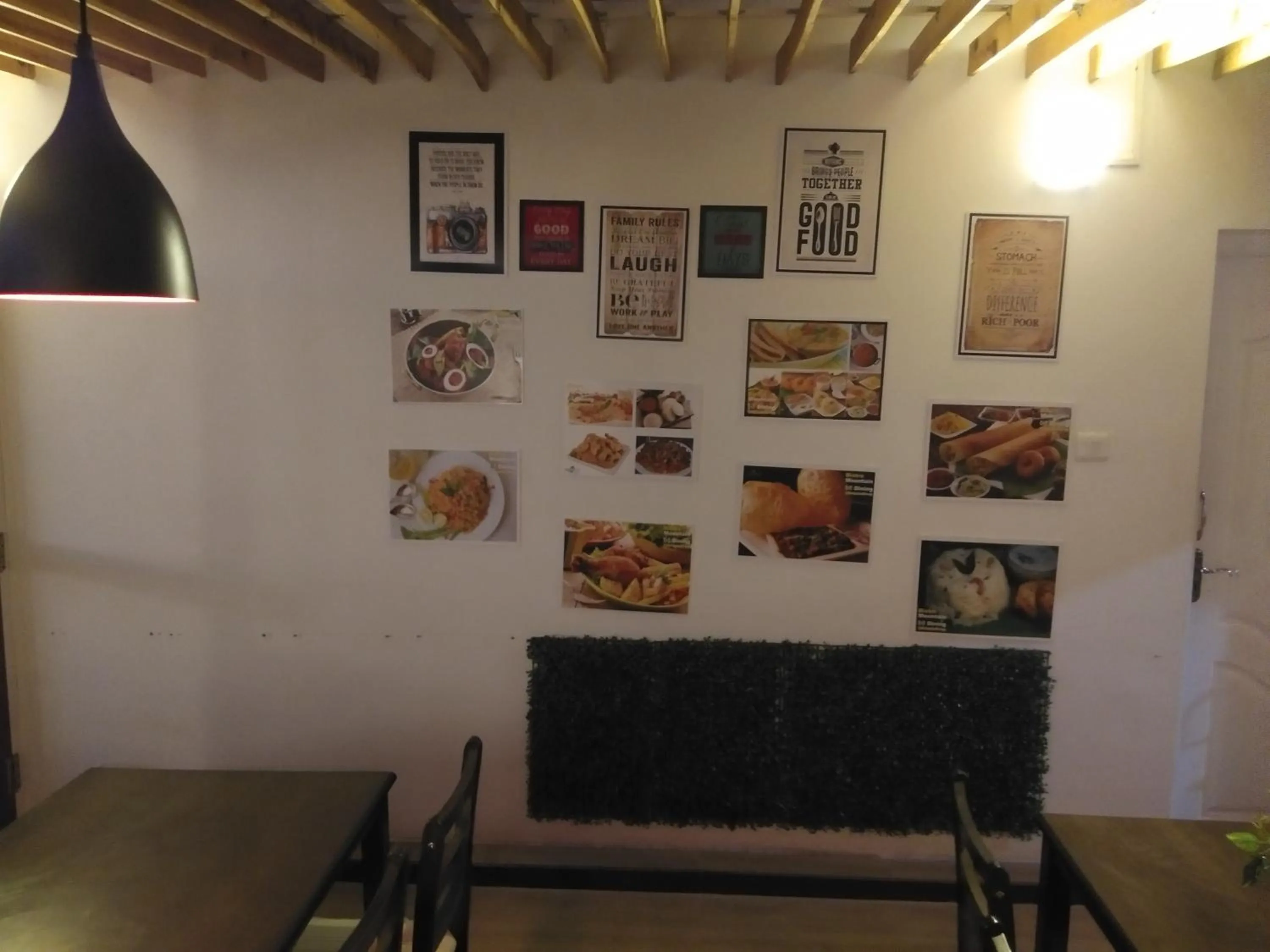 Breakfast in Drizzle Drop Inn