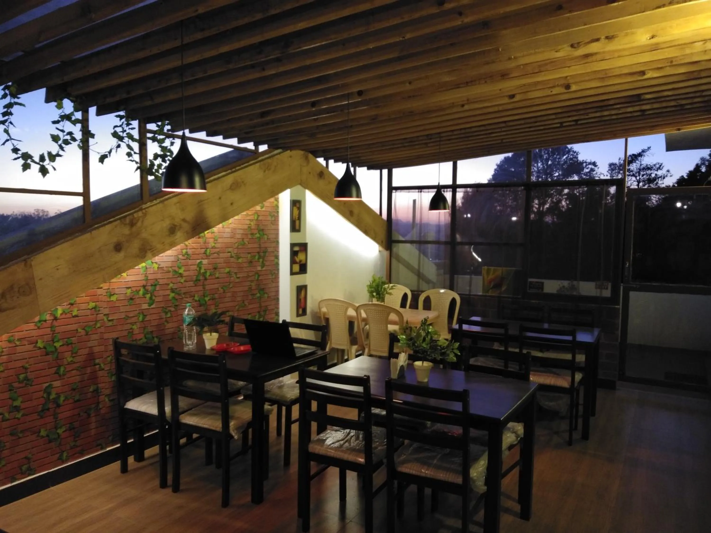 Breakfast in Drizzle Drop Inn