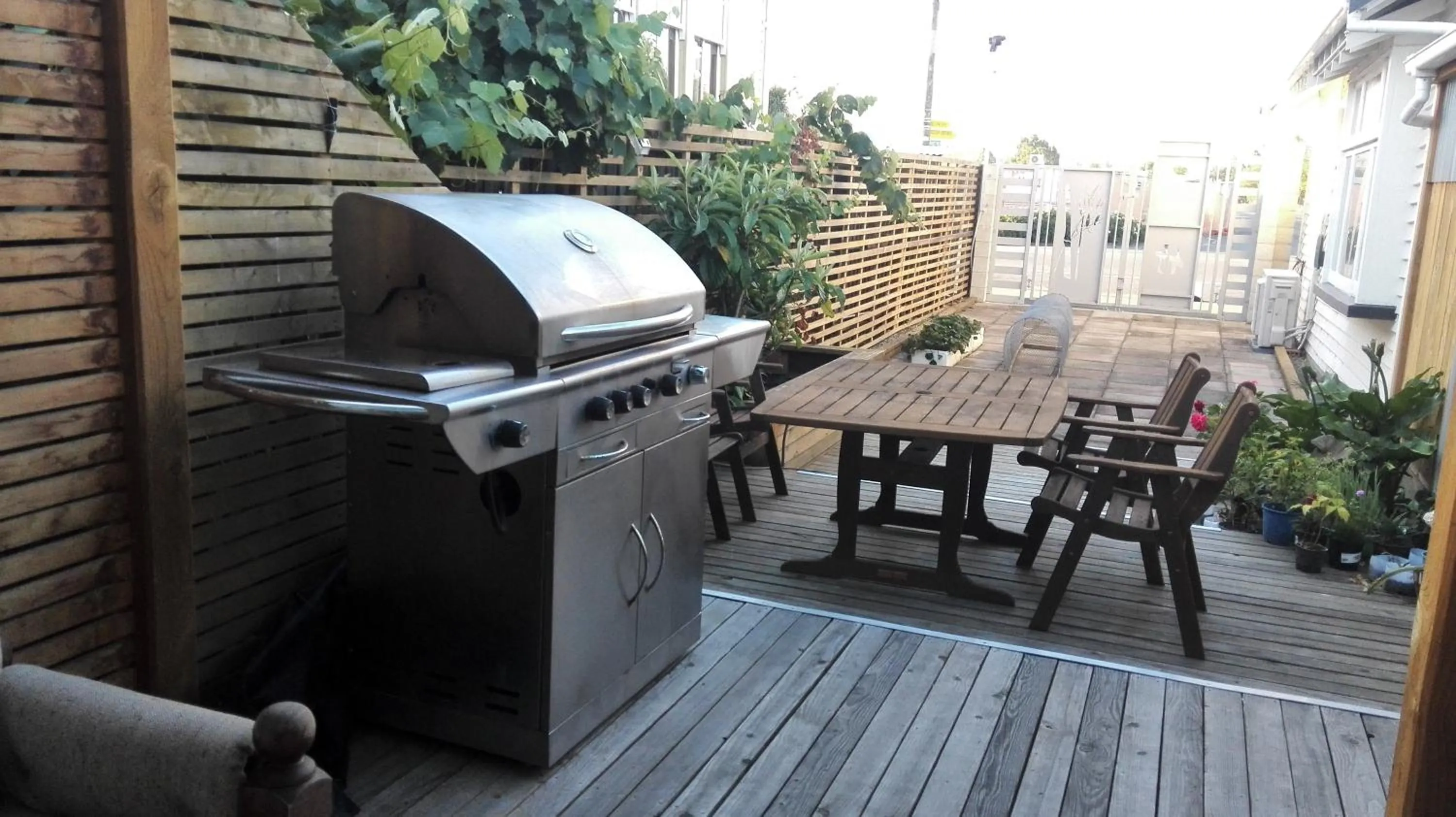 Patio in Oxford Queenette Backpackers