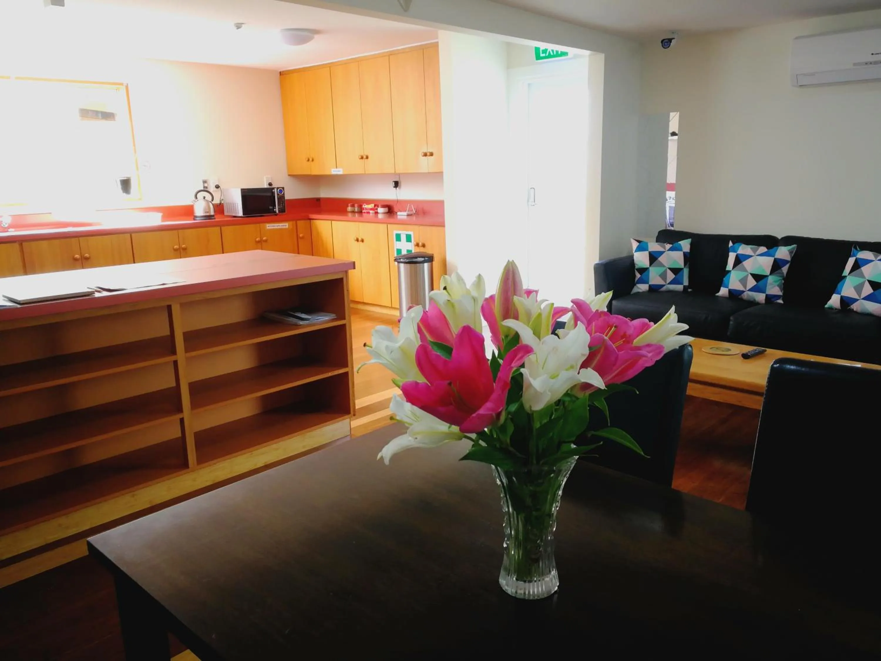 Library in Oxford Queenette Backpackers