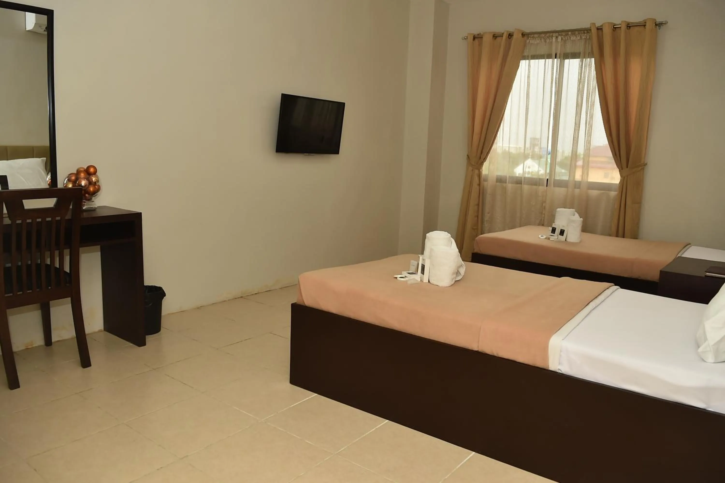 Other, Bed in Columbus Plaza Hotel