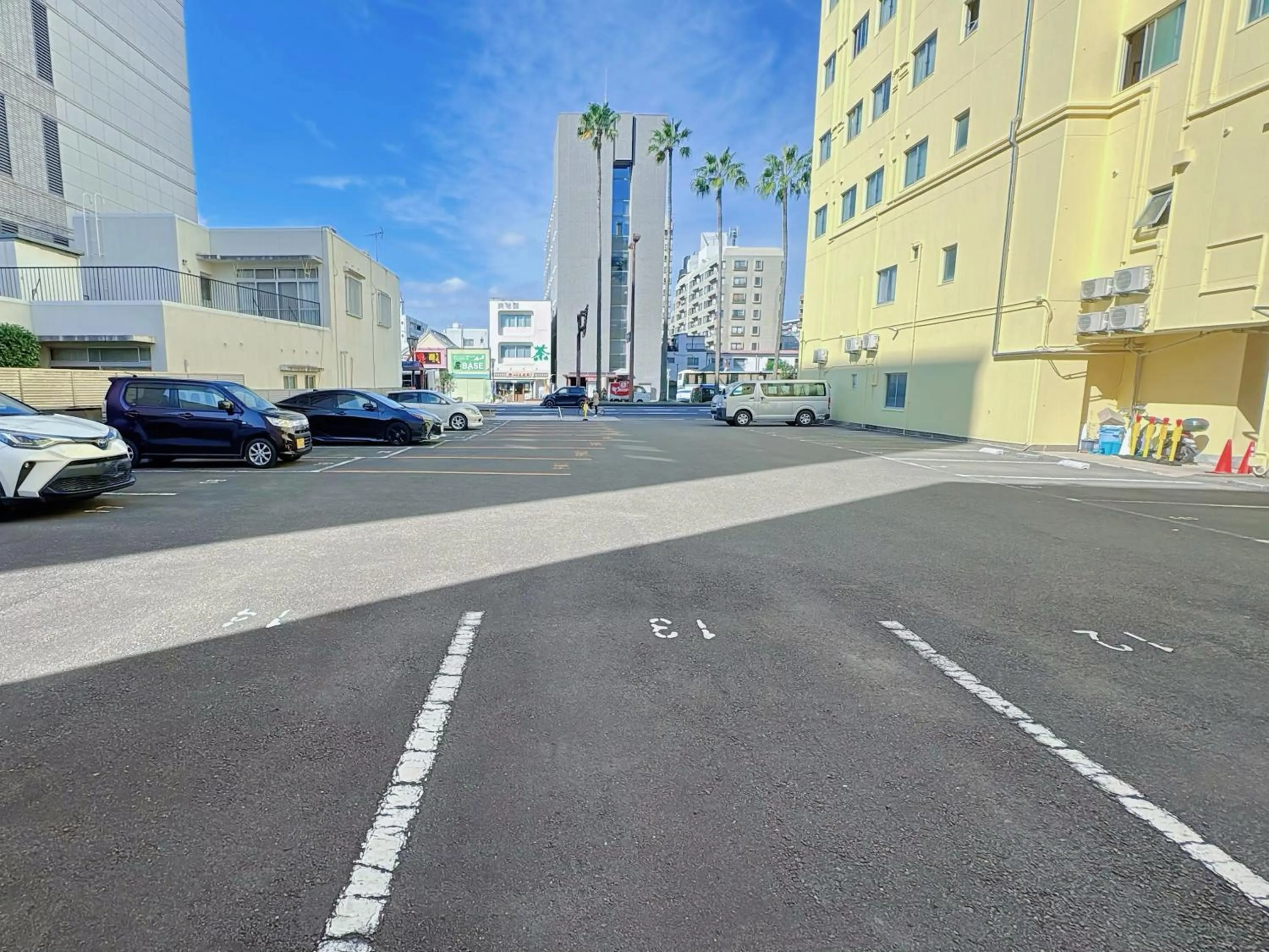 Parking in Hotel Crane Tachibana