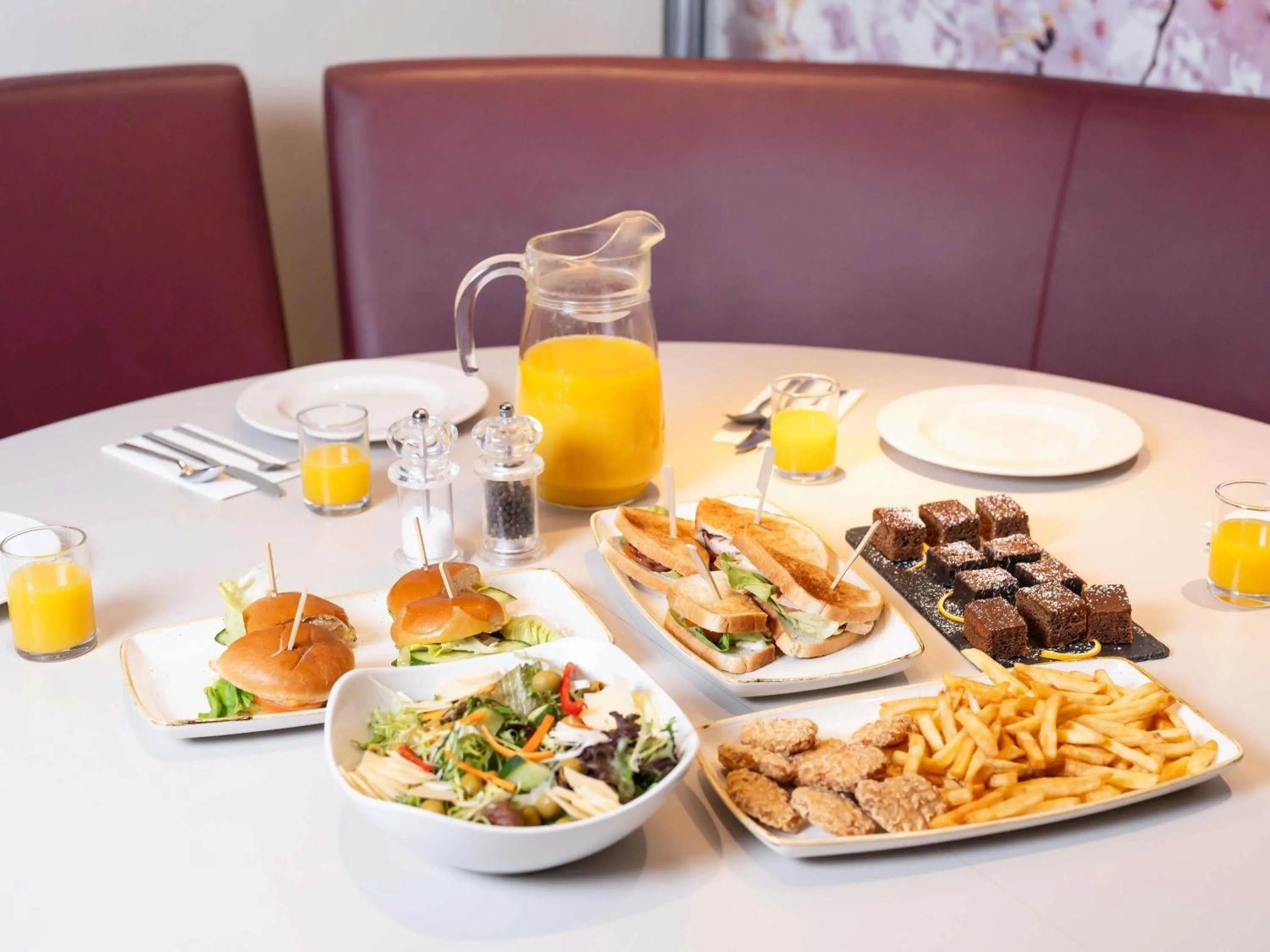 Restaurant/places to eat in Novotel Milton Keynes