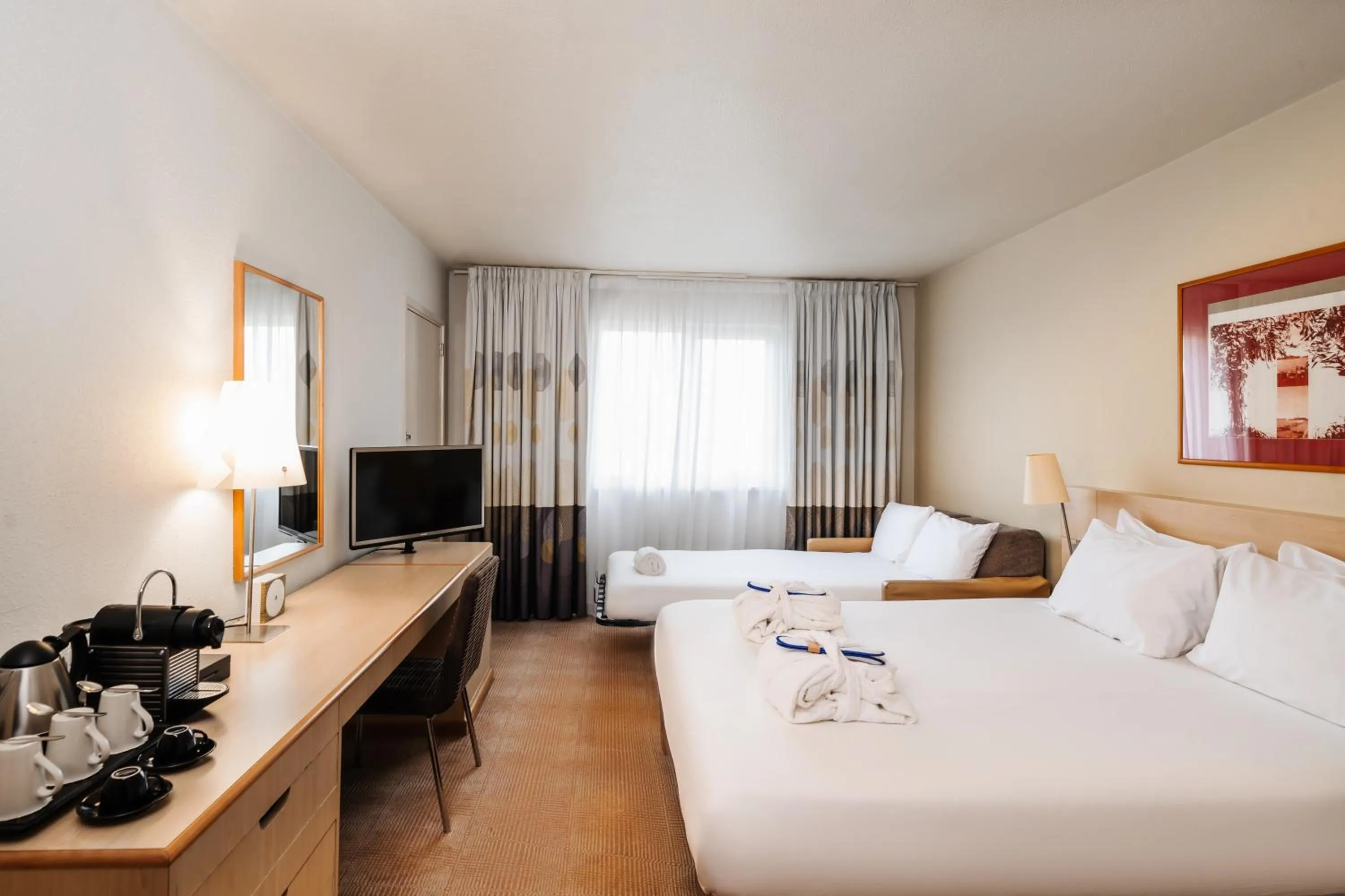 Bed in Novotel Milton Keynes