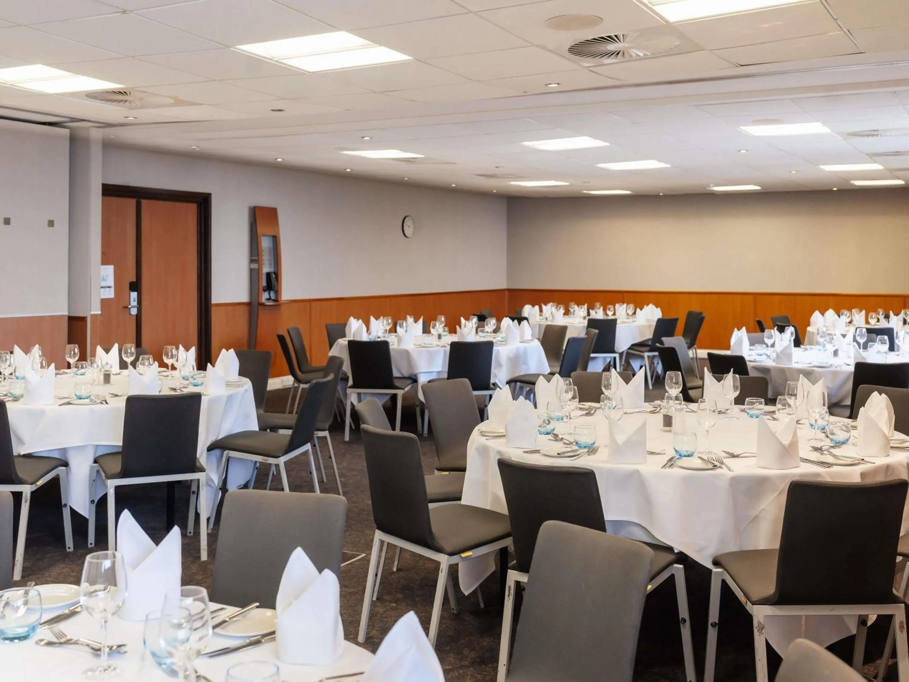 Meeting/conference room in Novotel Milton Keynes
