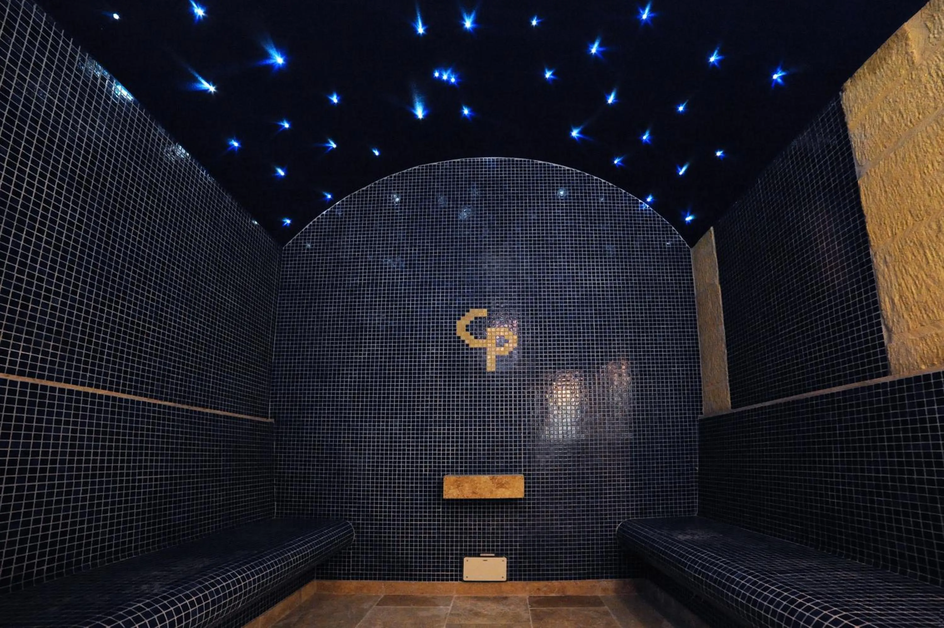 Steam room in Château de Pondres