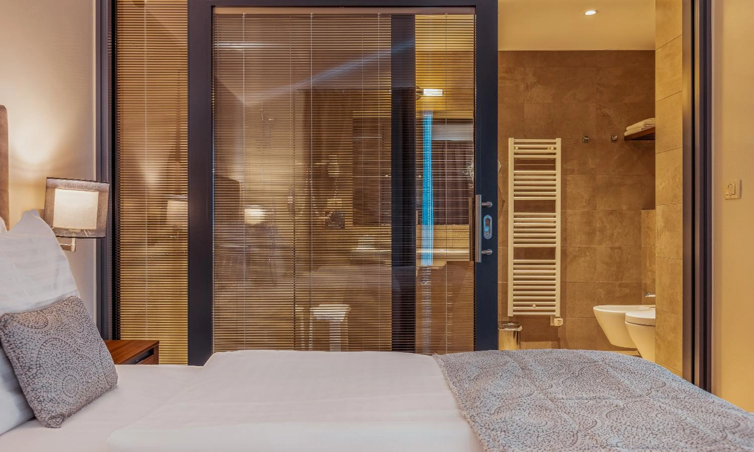 Bathroom, Bed in Hotel Cliff Belvedere